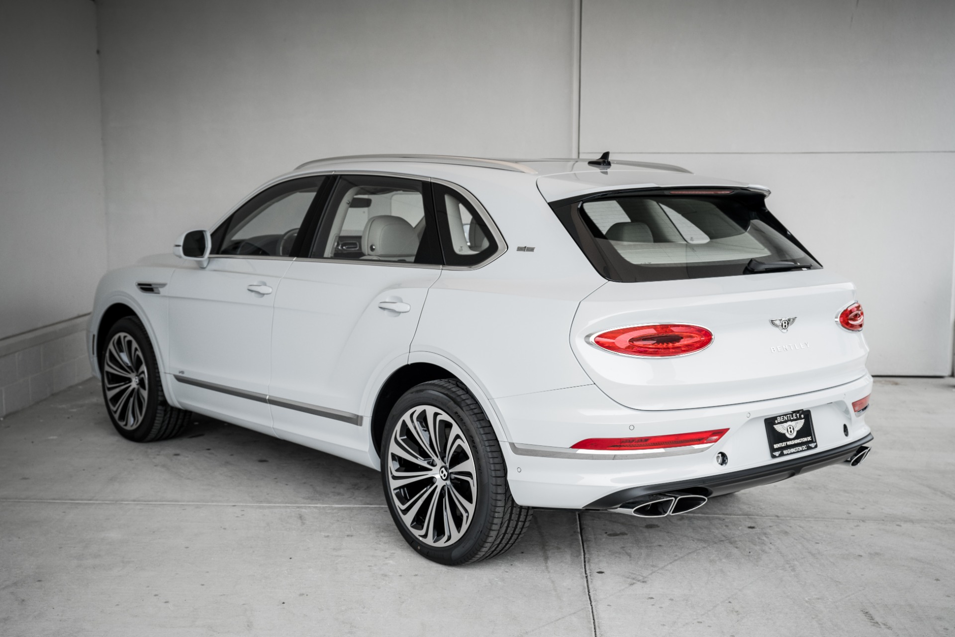New 2022 Bentley Bentayga | St. Petersburg, FL