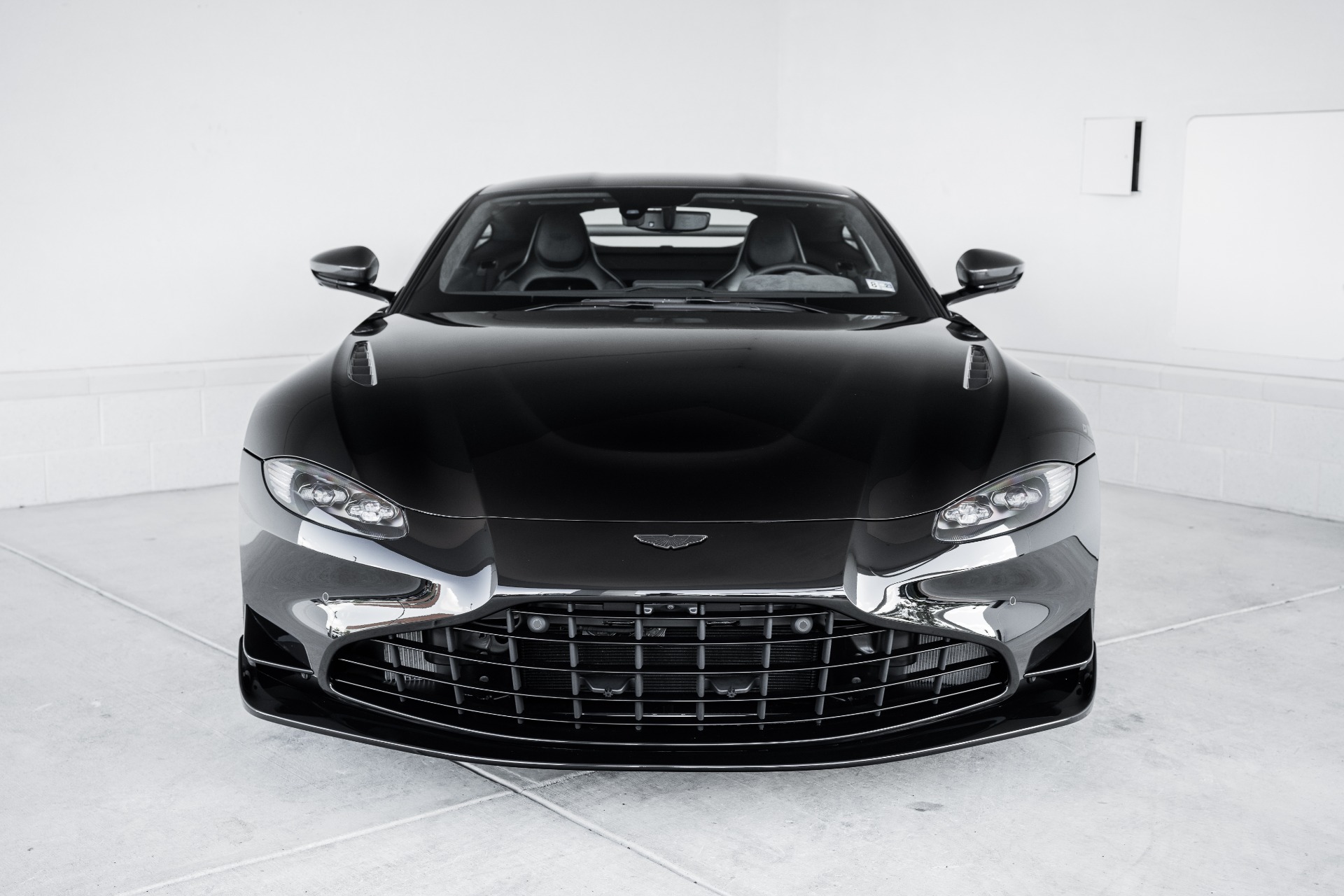 New 2023 Aston Martin Vantage | St. Petersburg, FL