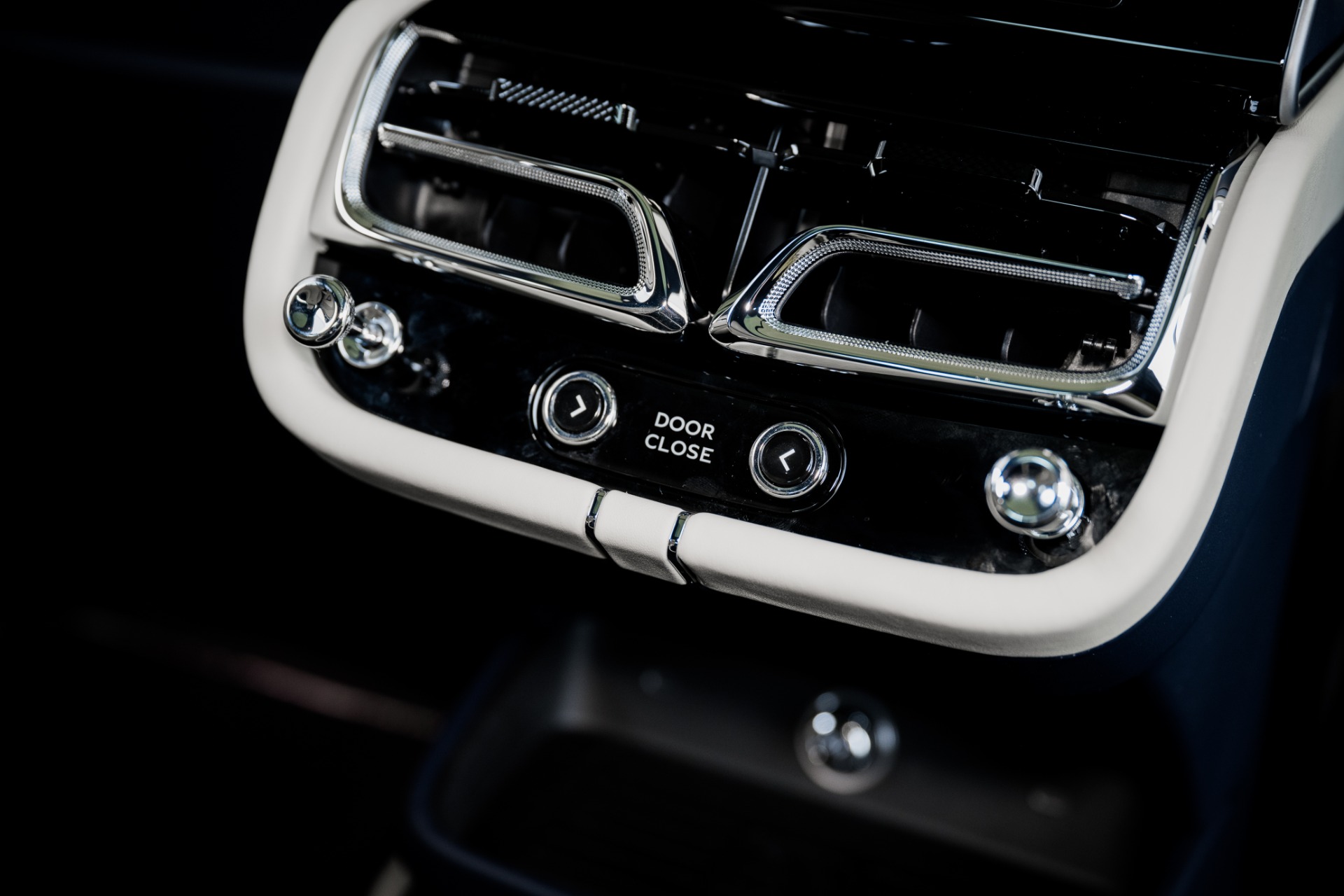New 2023 BENTLEY BENTAYGA Extended Wheelbase Azure First Edition | St. Petersburg, FL