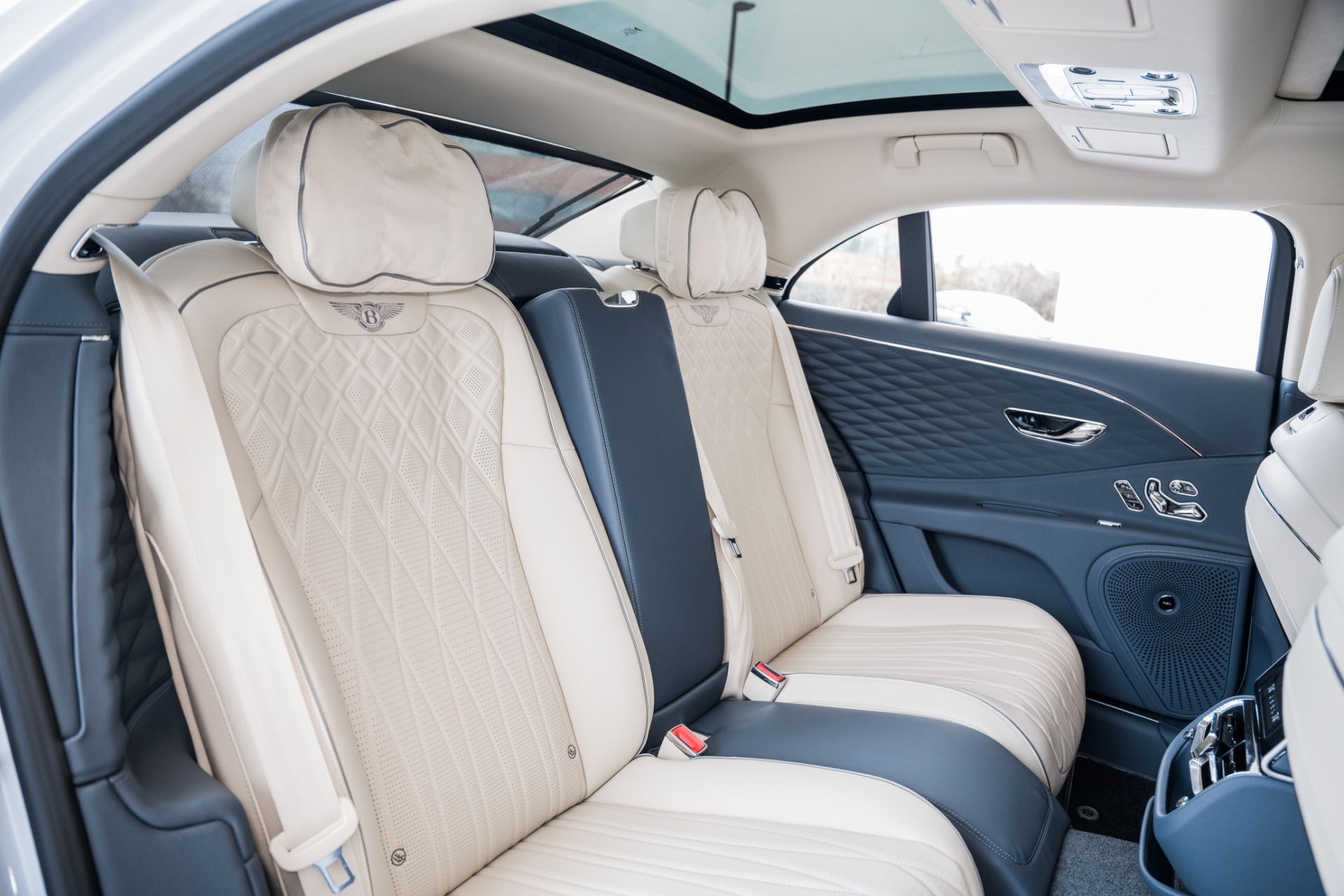 New 2023 Bentley Flying Spur Mulliner V8 | St. Petersburg, FL