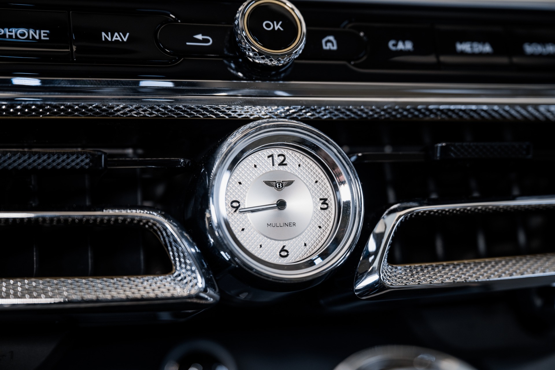 New 2023 Bentley Flying Spur Mulliner V8 | St. Petersburg, FL