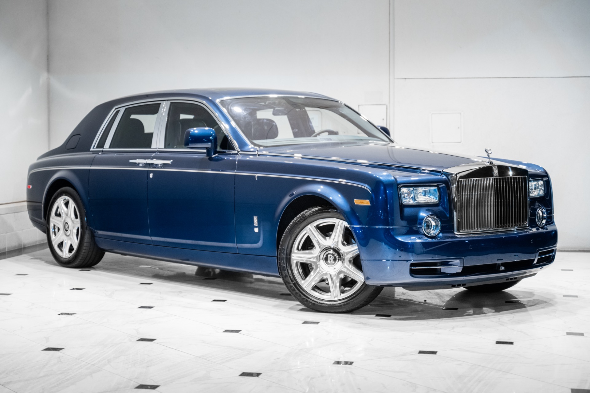 MAIDEN BLUE 2011 Rolls-Royce Phantom Sedan Rear-Wheel Drive 6-Speed Automatic Overdrive