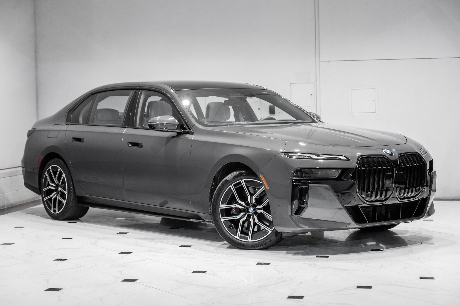 Gray (Dravit Grey Metallic) 2026 BMW 7 Series Sedan All-Wheel Drive 8-Speed Automatic