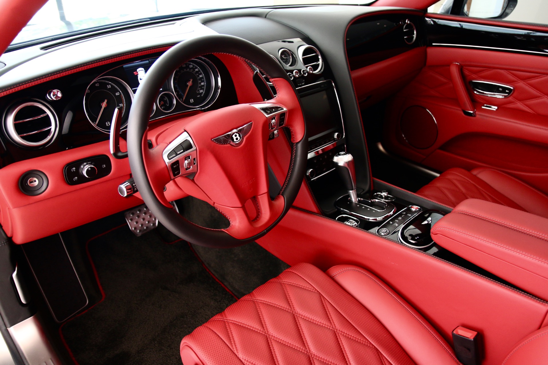 Bentley Flying Spur Red Interior Bentley Otomotif Bentley Flying Spur Red Interior Bentley Otomotif