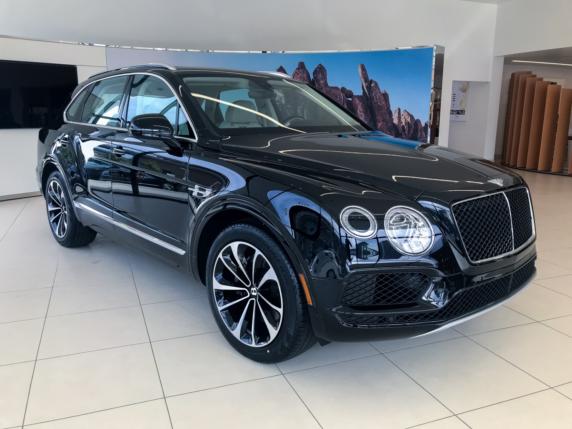 New 2019 Bentley BENTAYGA V8 For Sale (Sold) Exclusive Automotive Group  Stock #9N024517