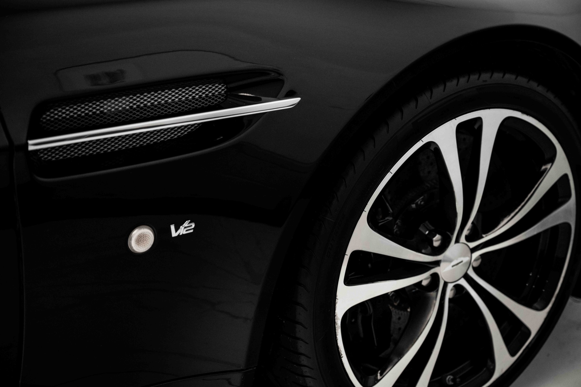 Used 2015 Aston Martin V12 Vantage S For Sale (Sold) | Exclusive 