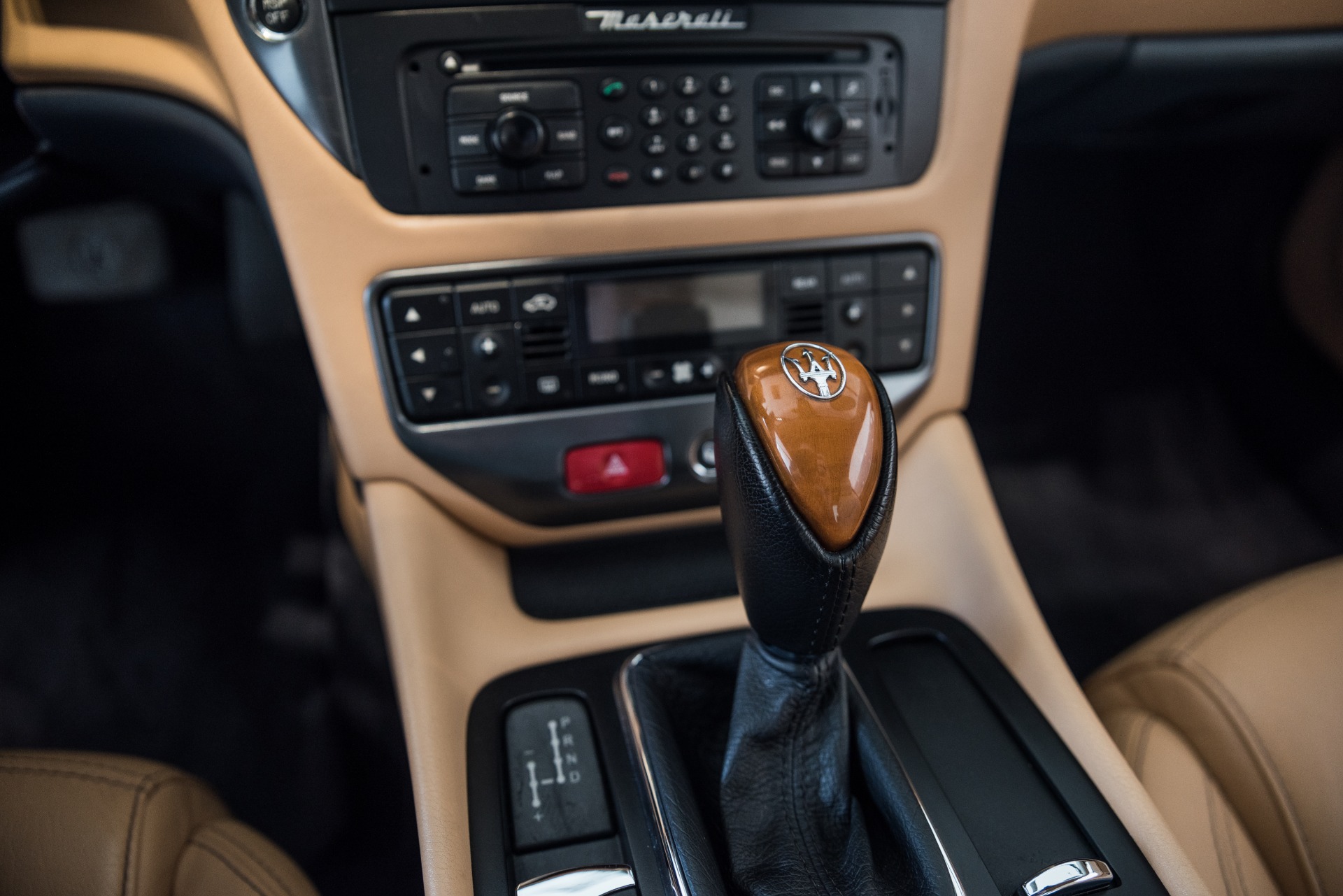 Maserati GranTurismo ボディカバー定価１0万以上 AKMQ.png