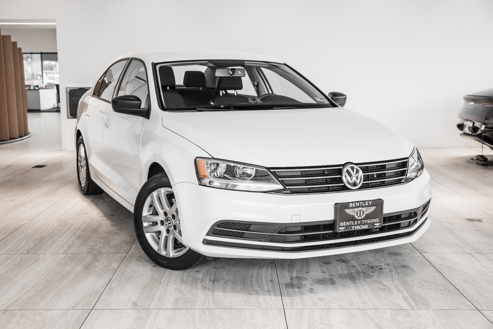 New 2024 Volkswagen Golf GTI 2.0T SE 4D Hatchback in Tysons Corner