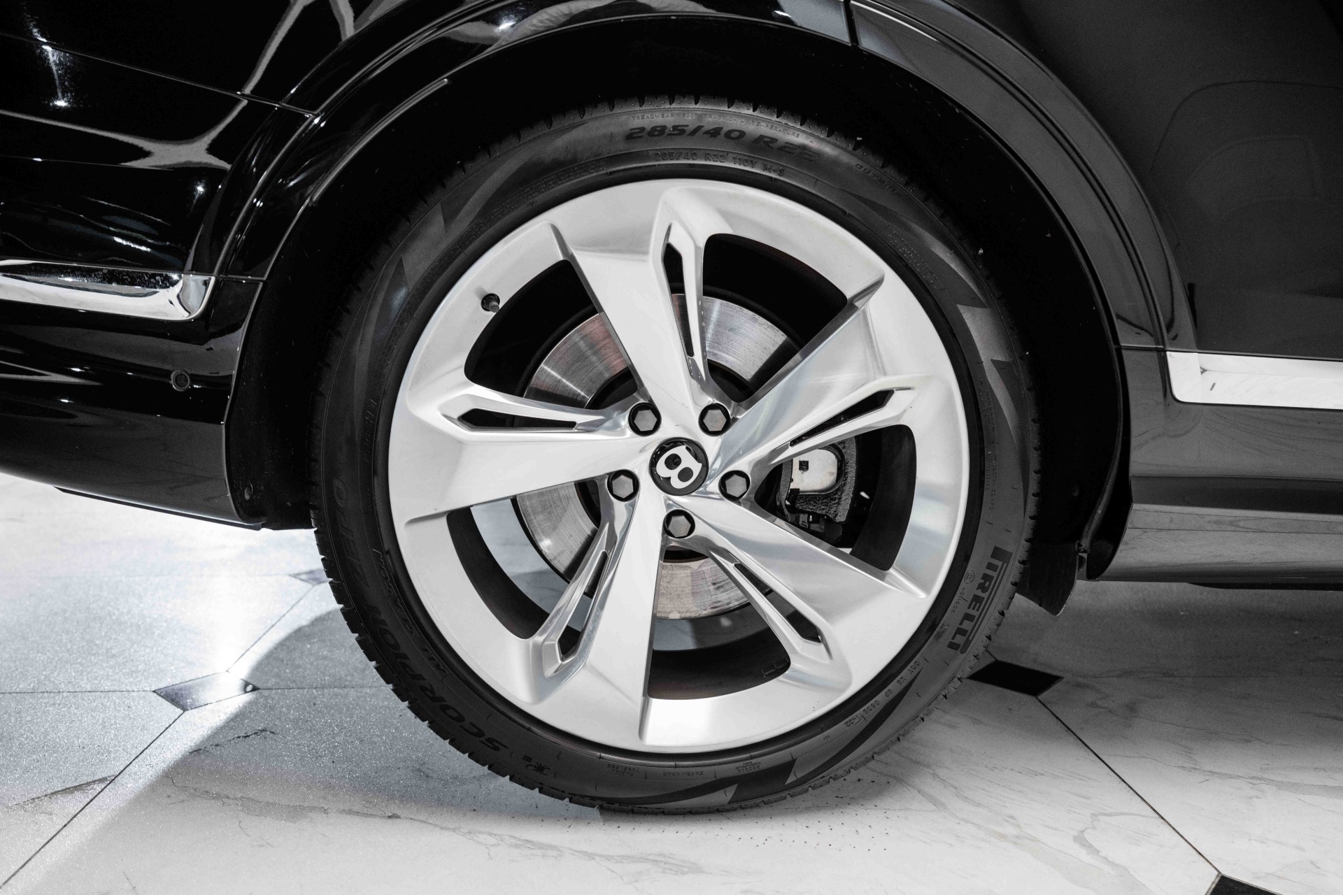 Used 2021 Bentley Bentayga V8 For Sale ($144,995) | Exclusive 