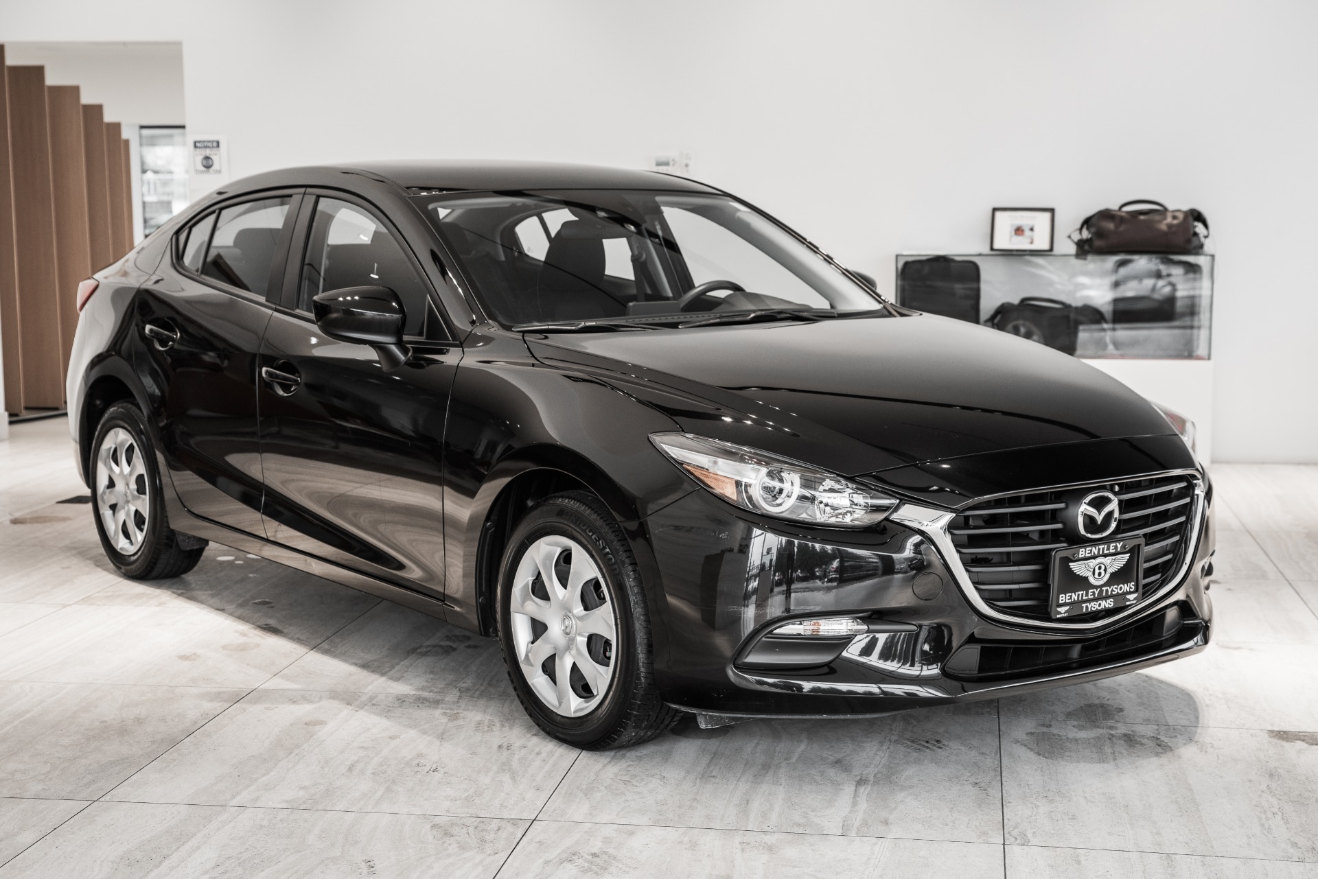 MAZDA3 FASTBAK BLACK selection 18×7J+45