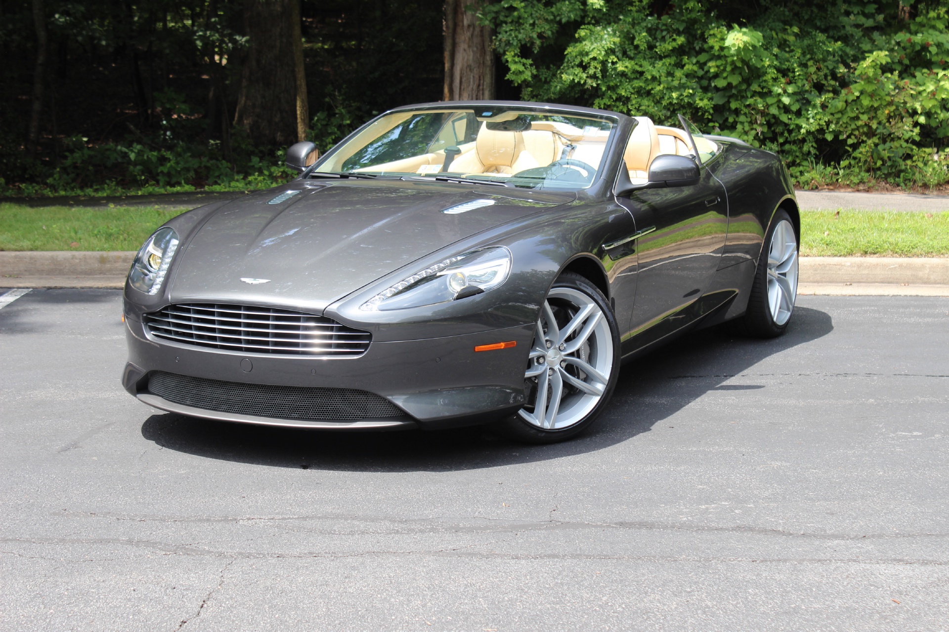 Aston Martin db9 volante