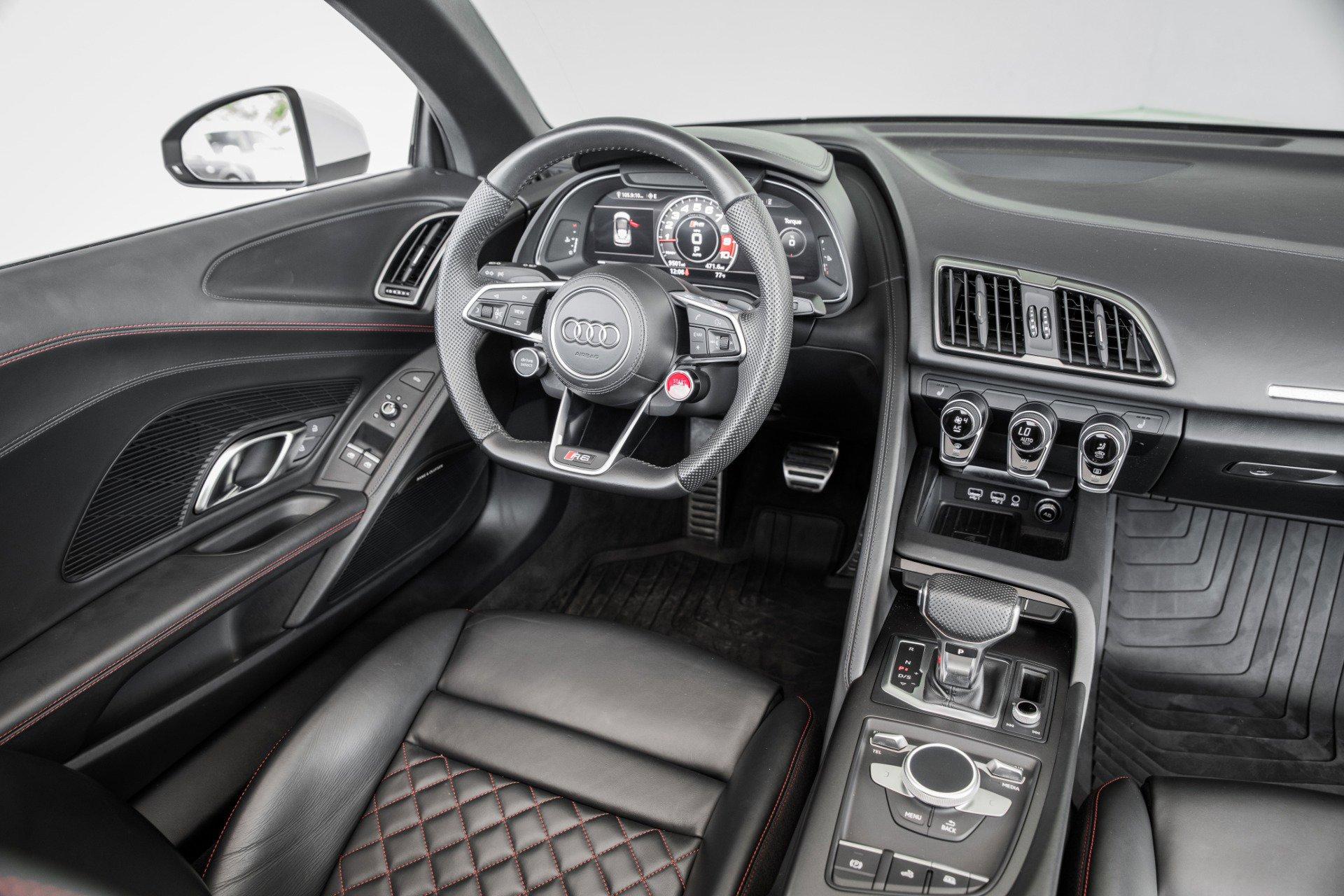 Audi R8 Spyder White Interior