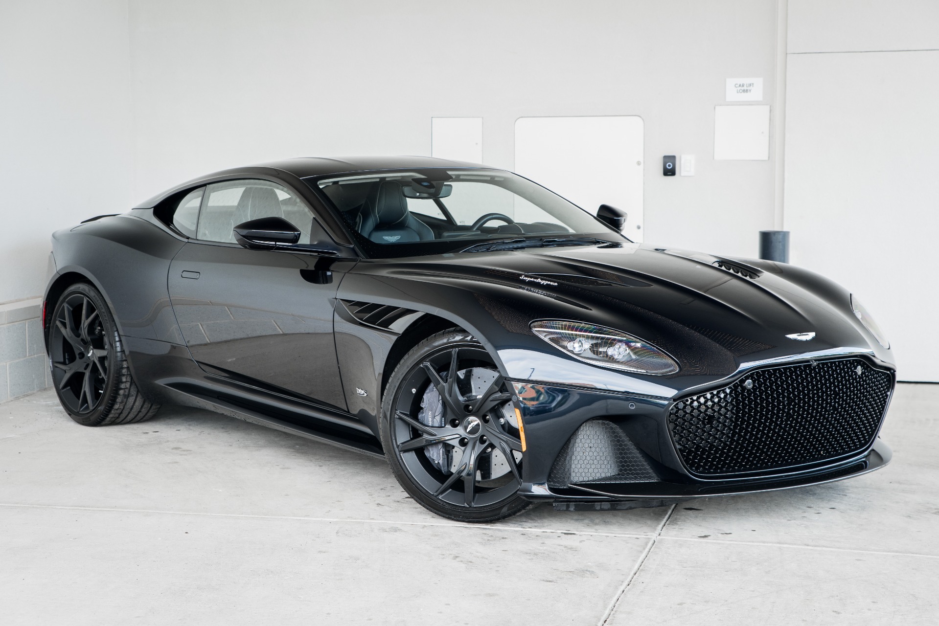 Aston Martin DBS Superleggera 2019, Miniature AUTOart 1/18, Couleur Jet Black - Neuve