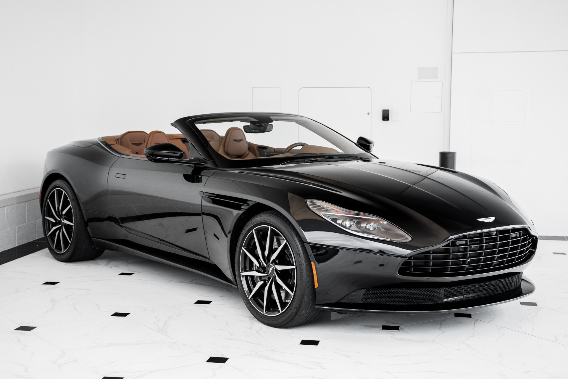 Used-2019-Aston-Martin-DB11-V8 