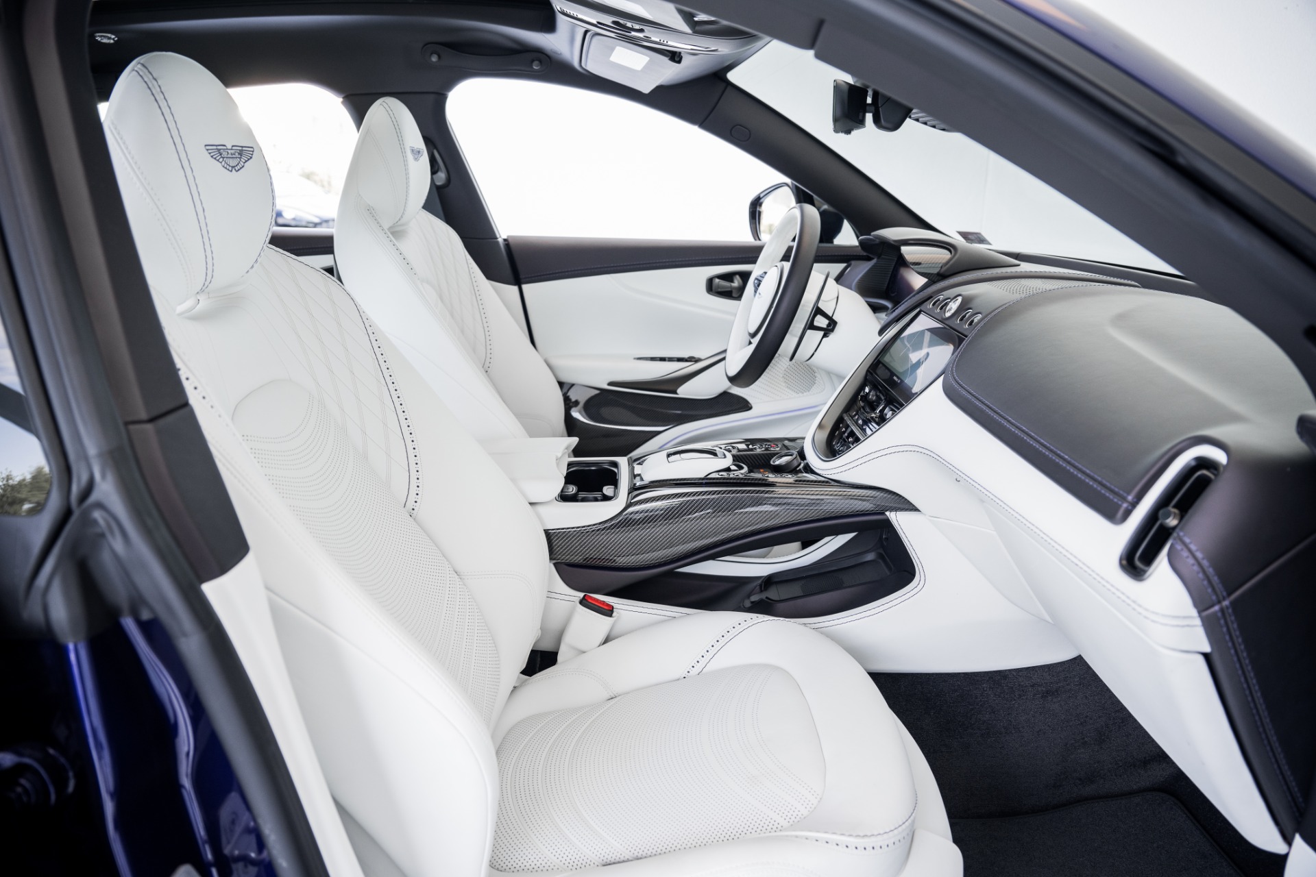 Aston Martin Dbx Interior White