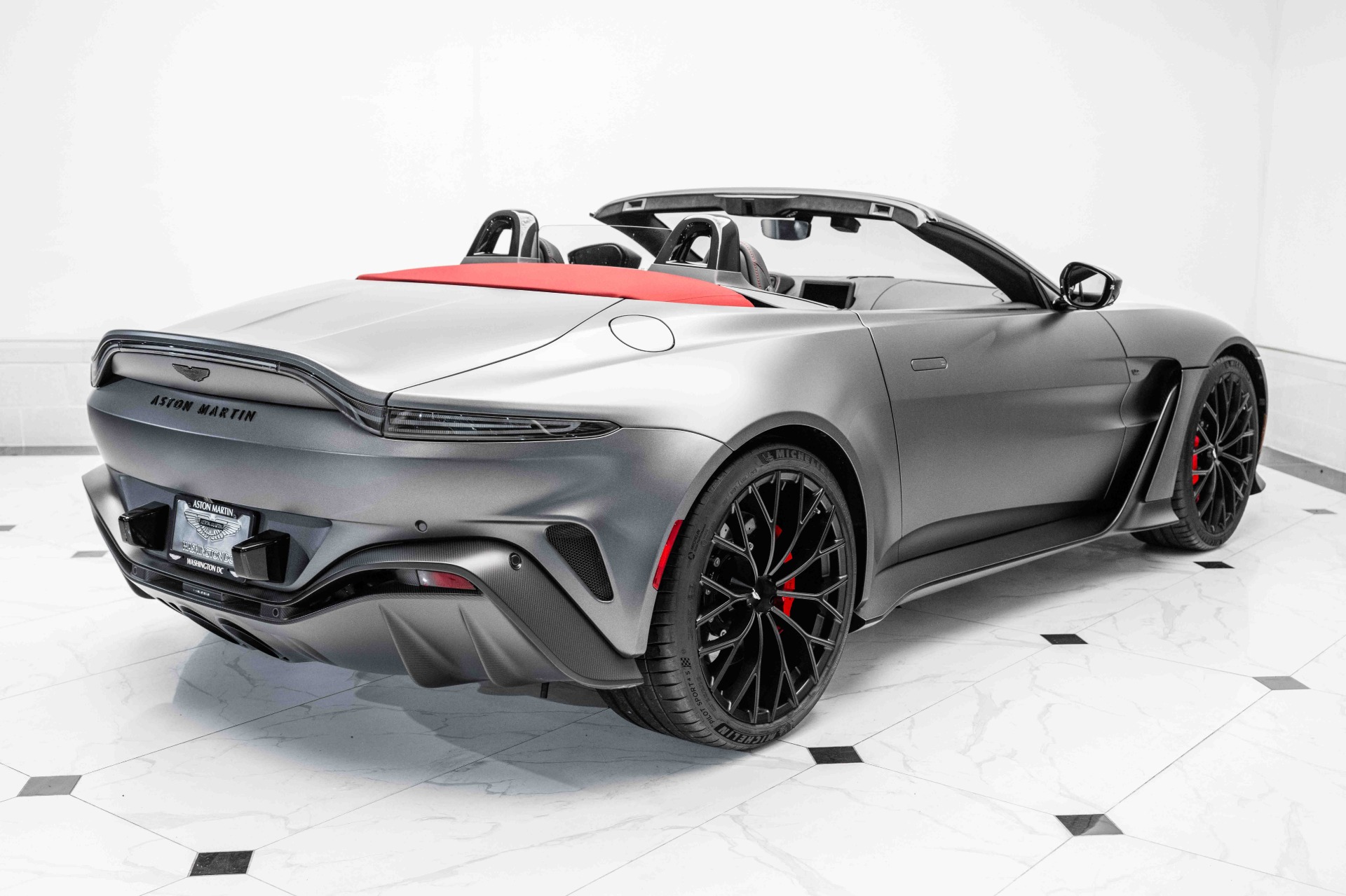 【週末セール】SOLIDO 130 ASTON - MARTIN VANTAGE Used 2023 Aston Martin Vantage V12 Roadster (18 of 249