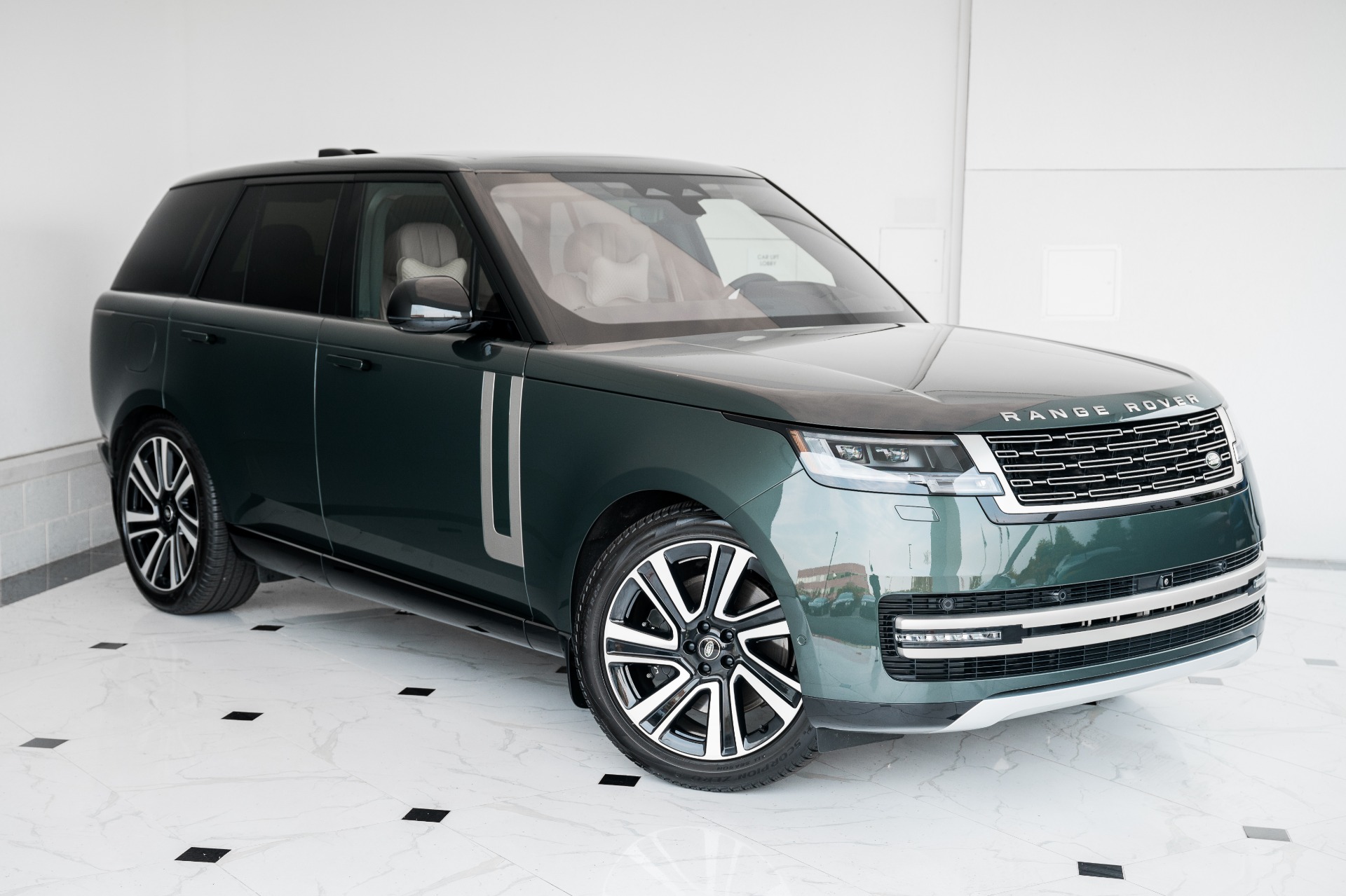 Used 2023 Land Rover Range Rover SE For Sale (Sold)