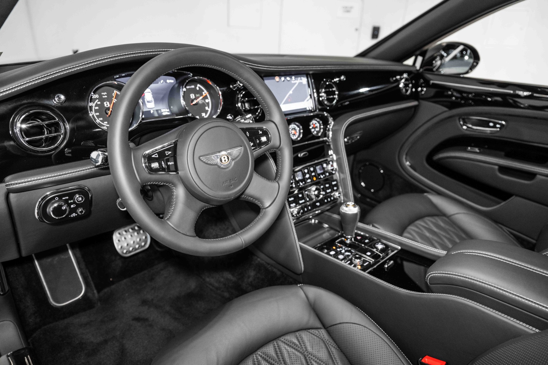 2019 Bentley Mulsanne Specs, Price, MPG & Reviews | Cars.com