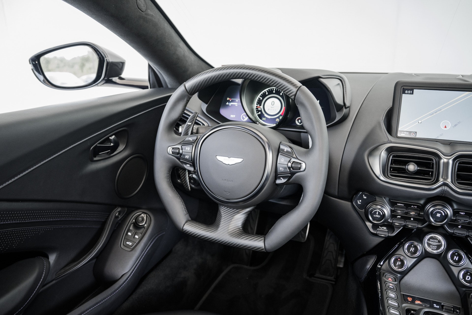 Aston Martin V8 Vantage Interior