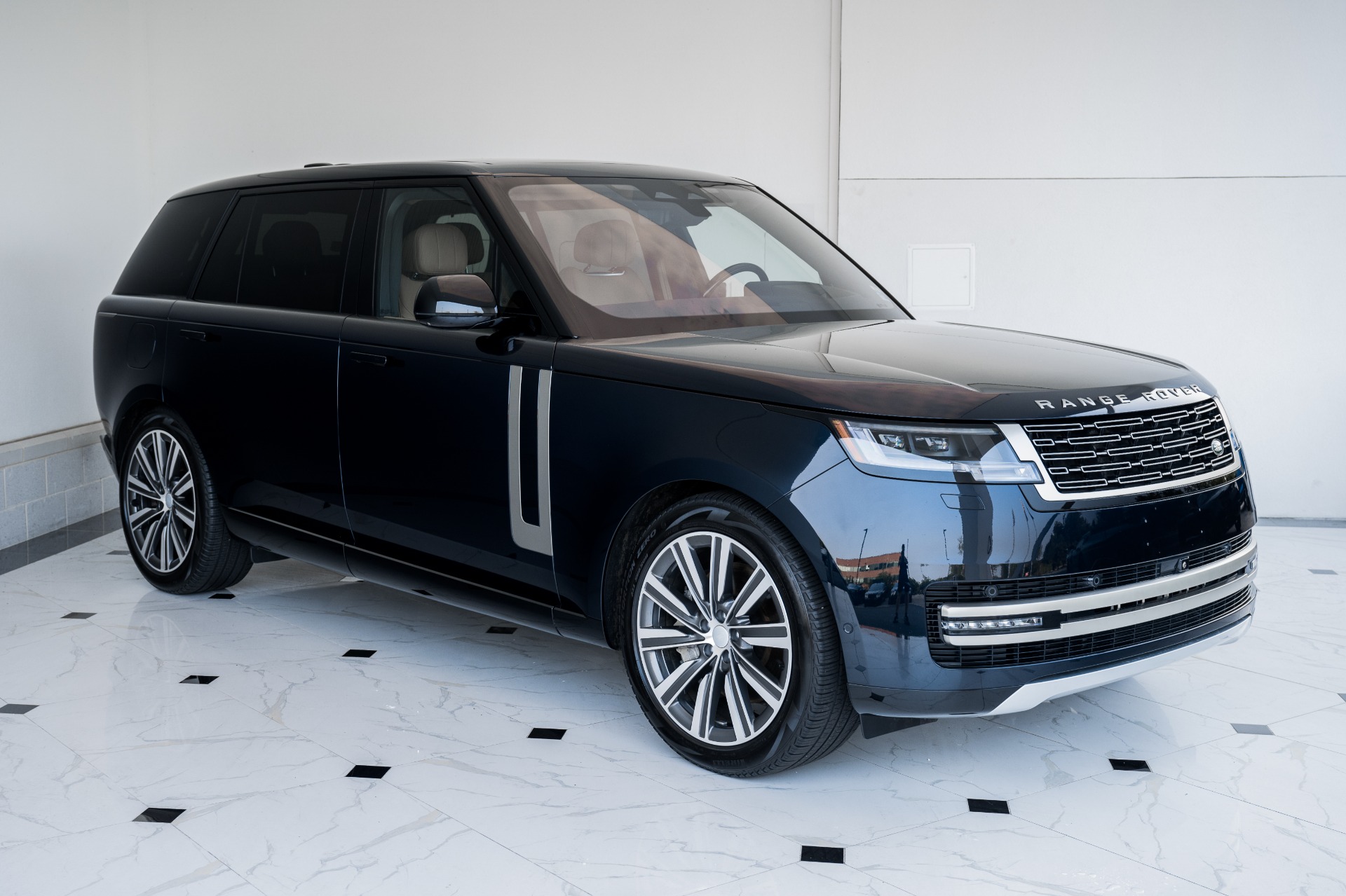 Large Premium SUV of the Year 2023: Range Rover Sport