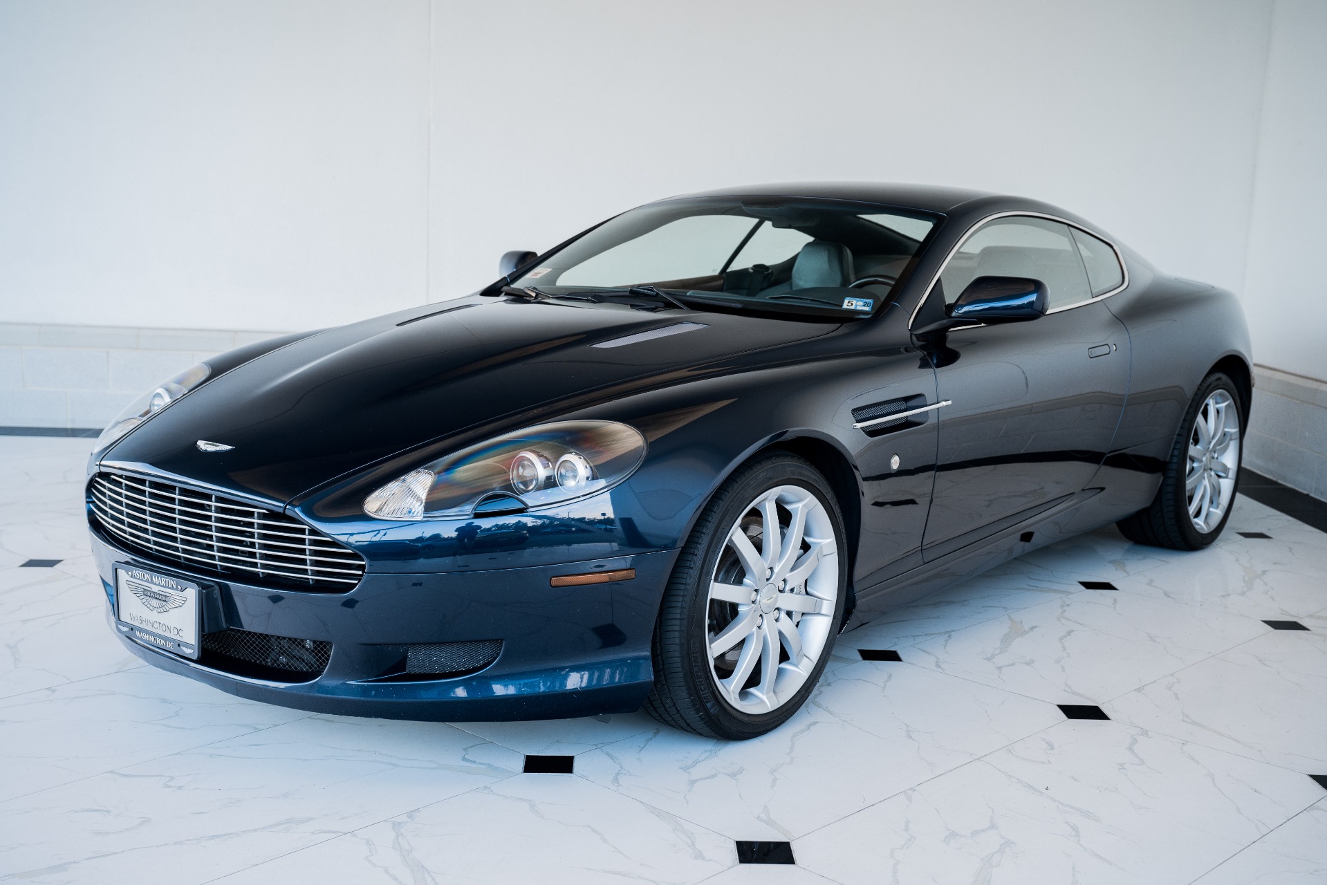 ★2006/06・アストンマーティン ＤＢ９ 日本語カタログ・64頁★ No Reserve: Japanese-Market 47k-Kilometer 2006 Aston Martin DB9