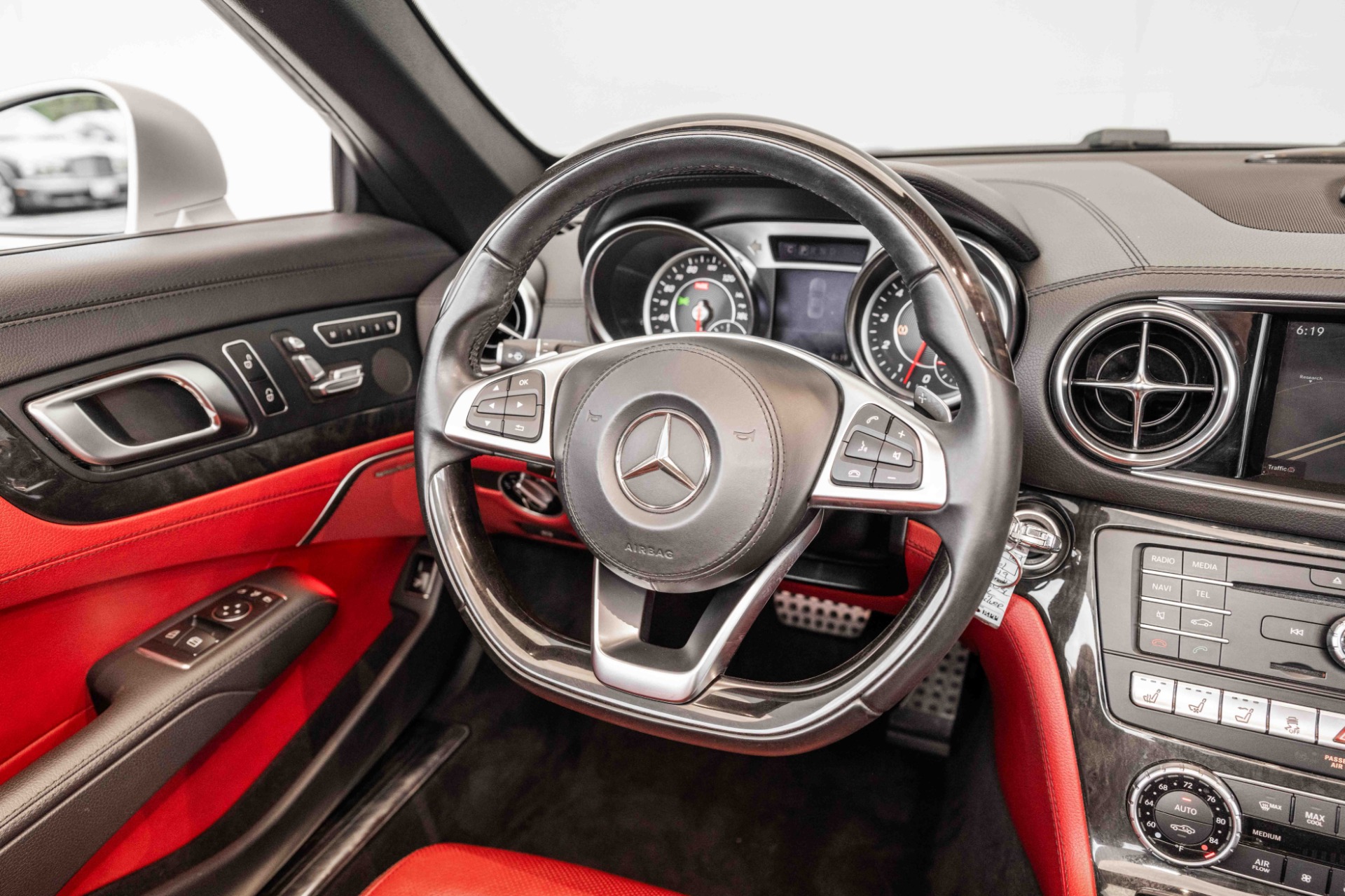 Used-2019-Mercedes-Benz-SL- 