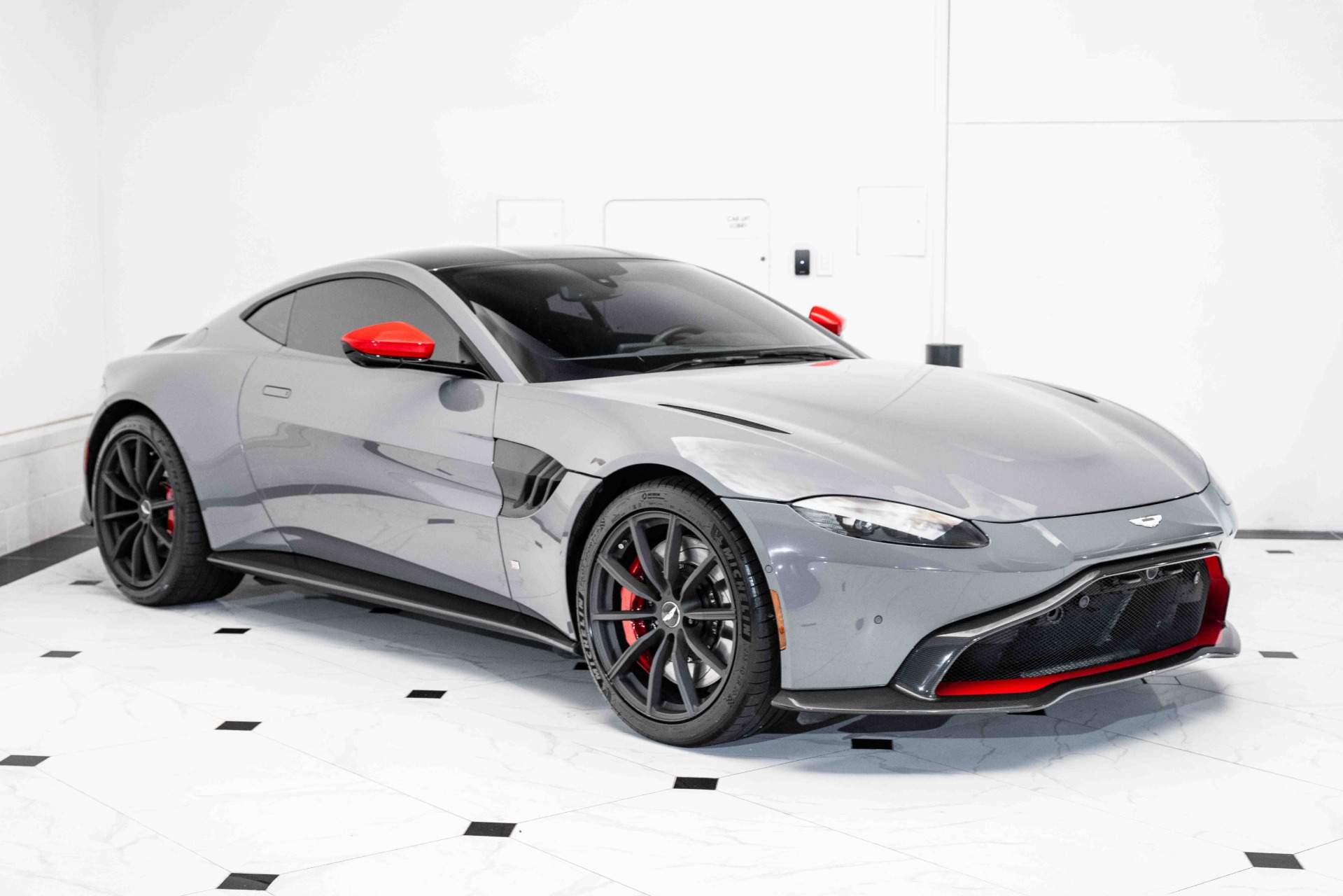 Used-2020-Aston-Martin-Vantage