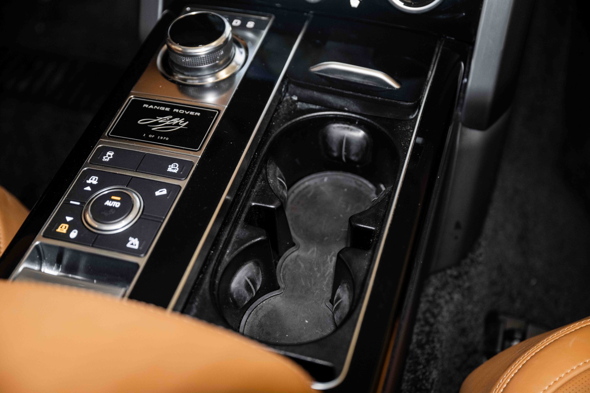 Left Side Kit | LAND ROVER RANGE ROVER AUTOBIOGRAPHY FIFTY EDITION SWB 2021 Left Side Kit | LAND ROVER RANGE ROVER AUTOBIOGRAPHY FIFTY EDITION SWB 2021