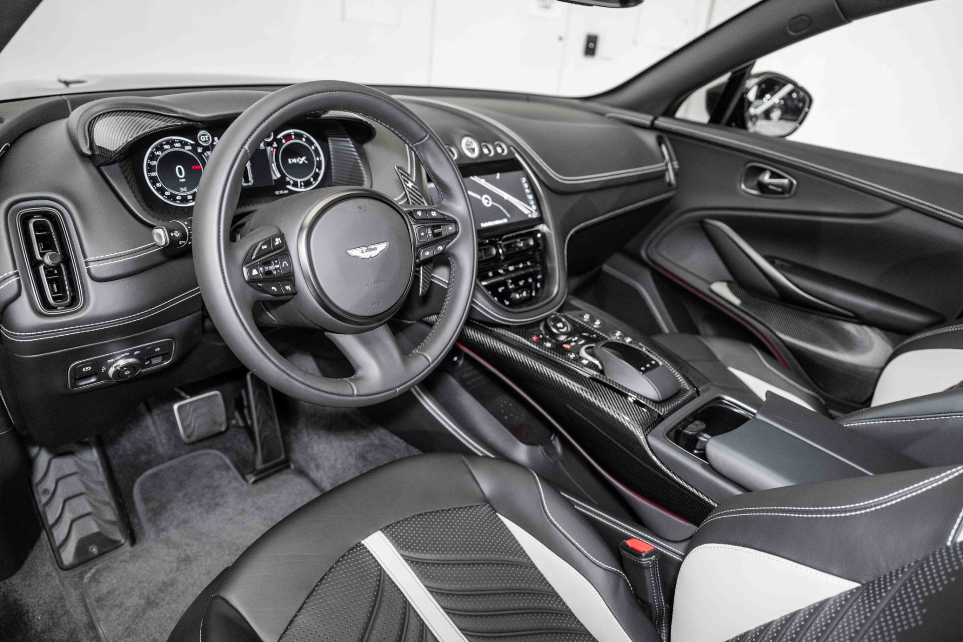 2024 Aston Martin DBX DBX707 photo 3