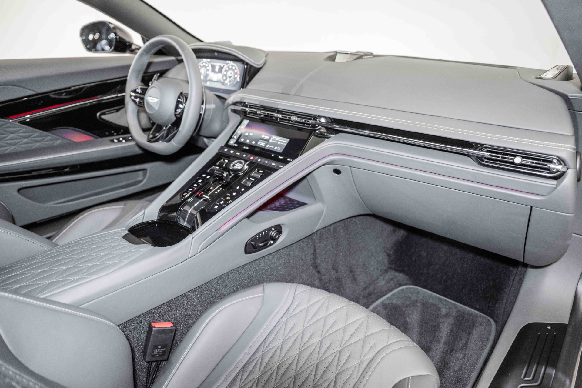 2024 Aston Martin DB12 AM5 photo 15