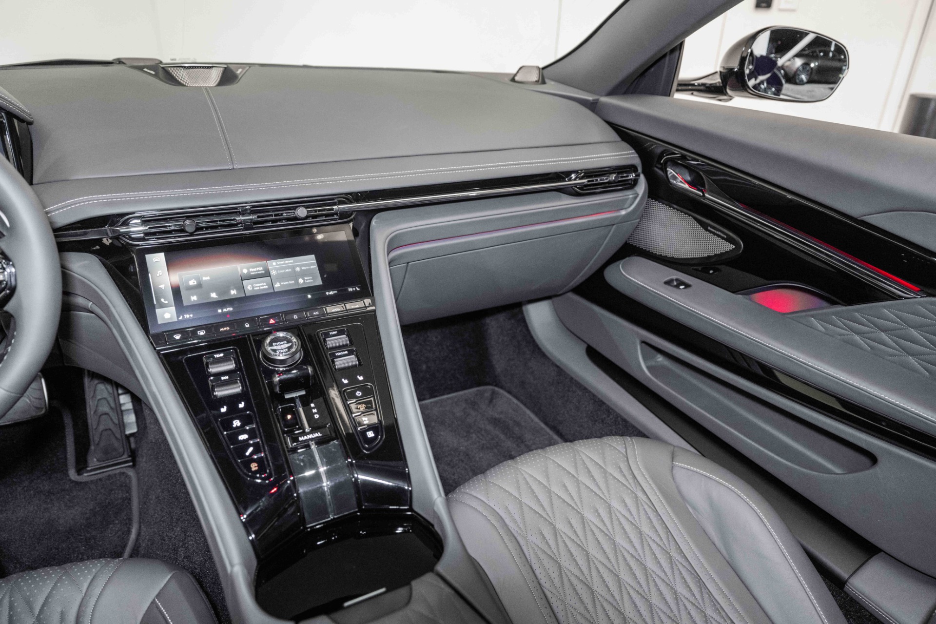 2024 Aston Martin DB12 AM5 photo 18