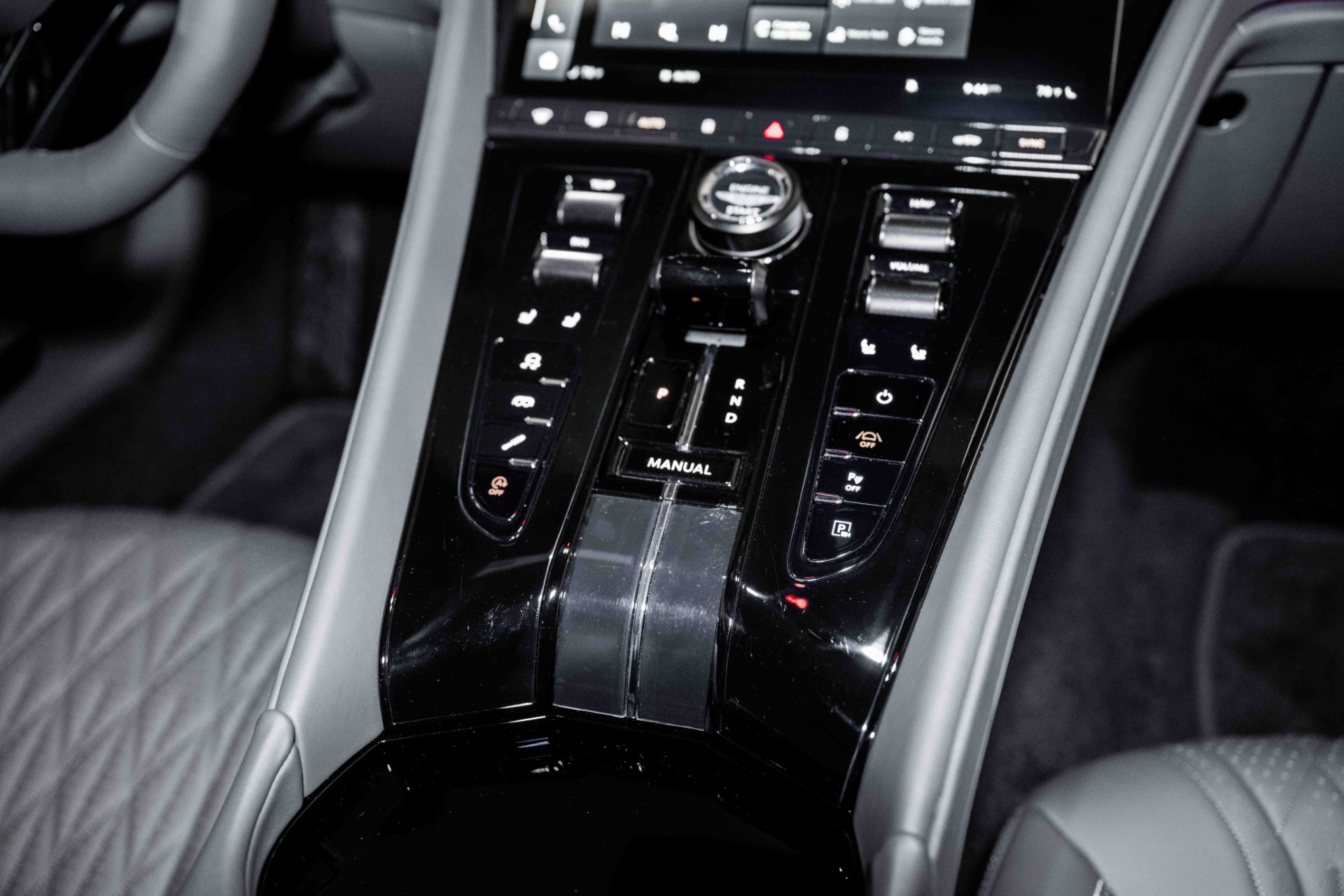 2024 Aston Martin DB12 AM5 photo 29