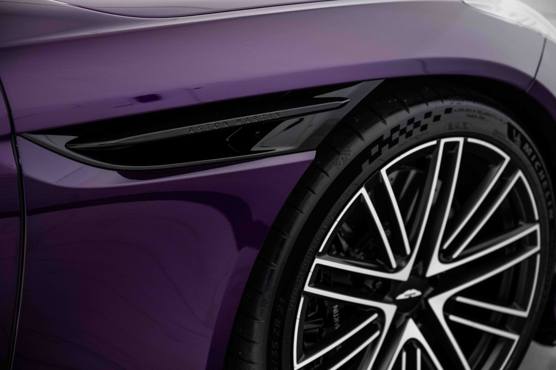 2024 Aston Martin DB12 AM5 photo 8