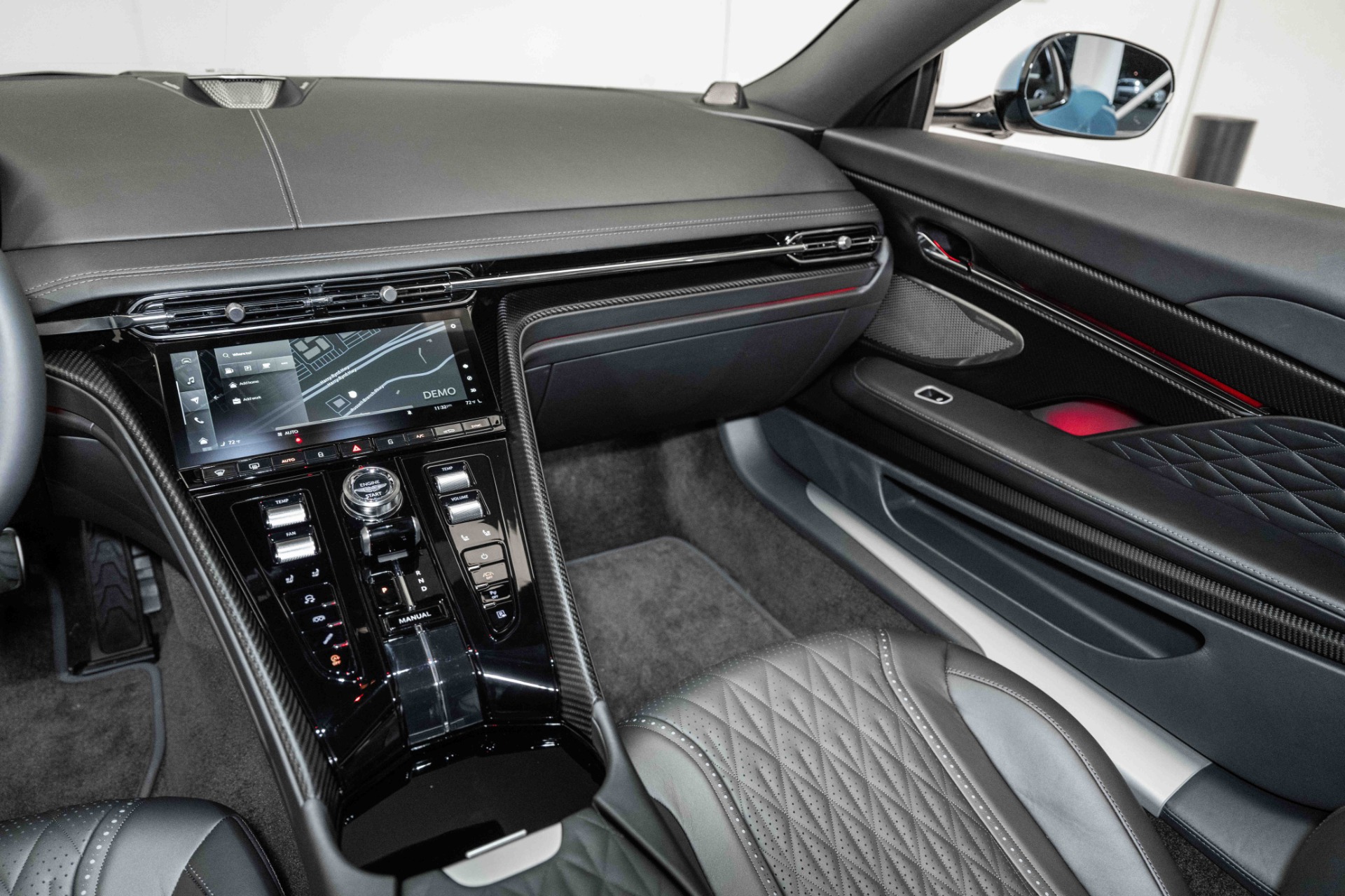 2024 Aston Martin DB12 AM5 photo 17