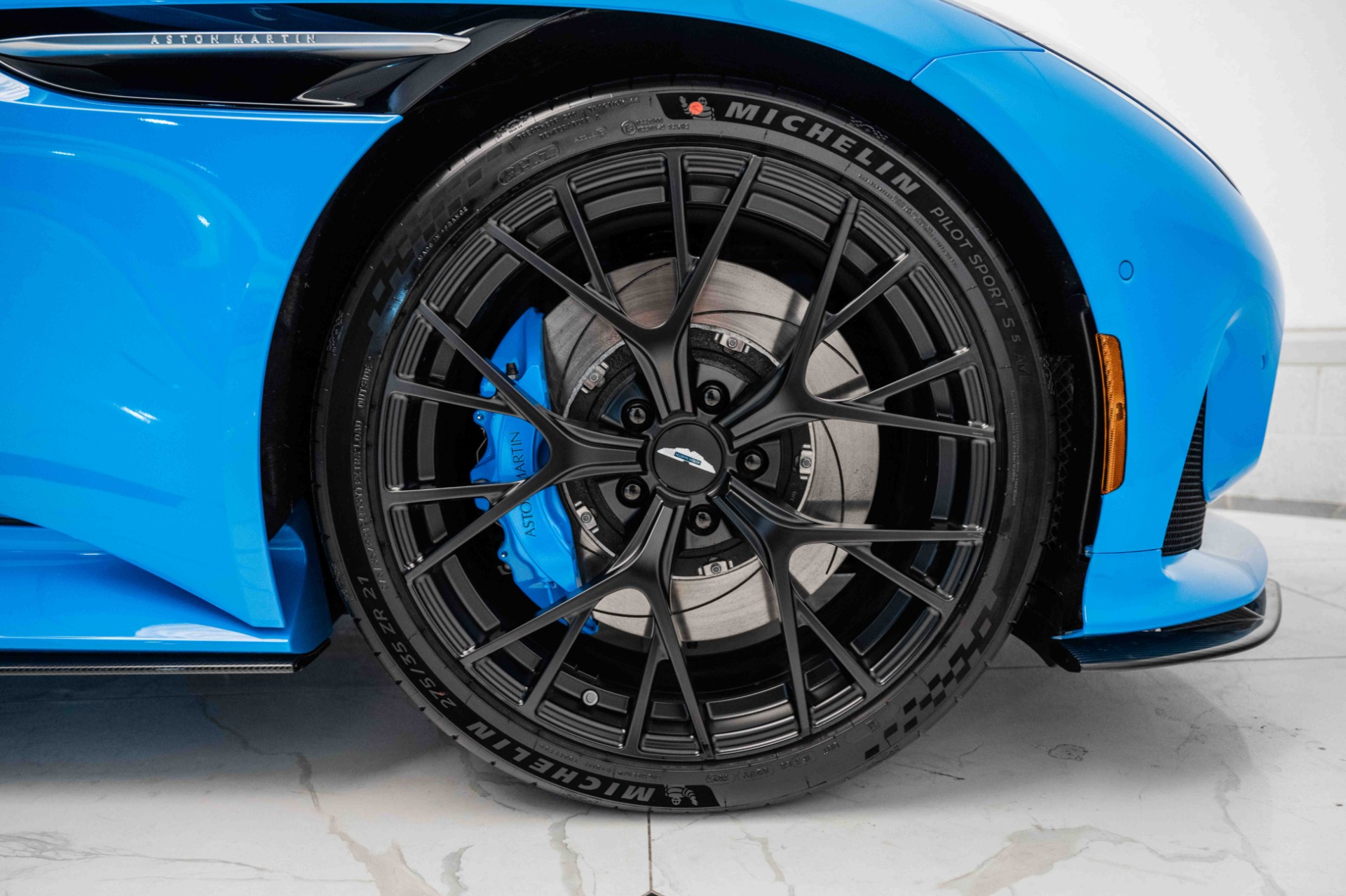 2024 Aston Martin DB12 AM5 photo 37