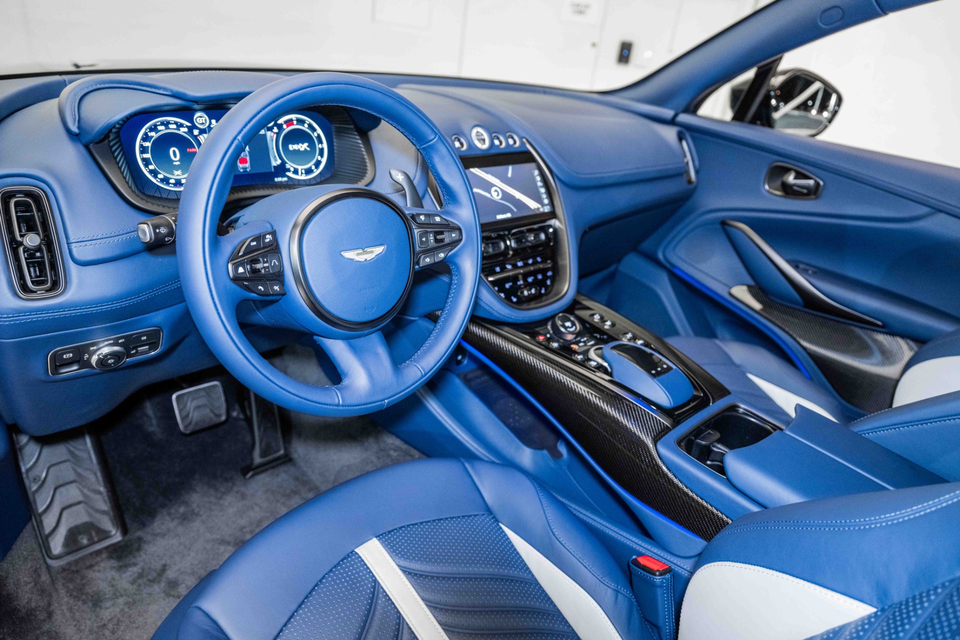 2024 Aston Martin DBX DBX707 photo 3