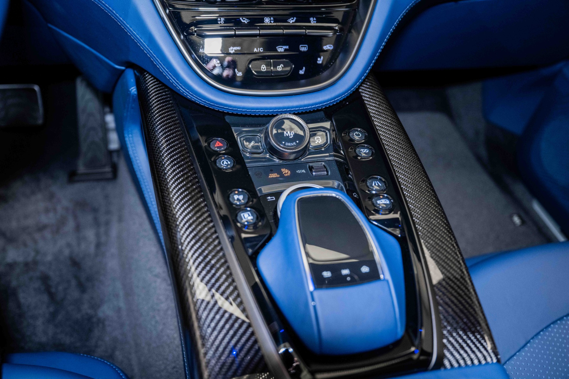 2024 Aston Martin DBX DBX707 photo 31