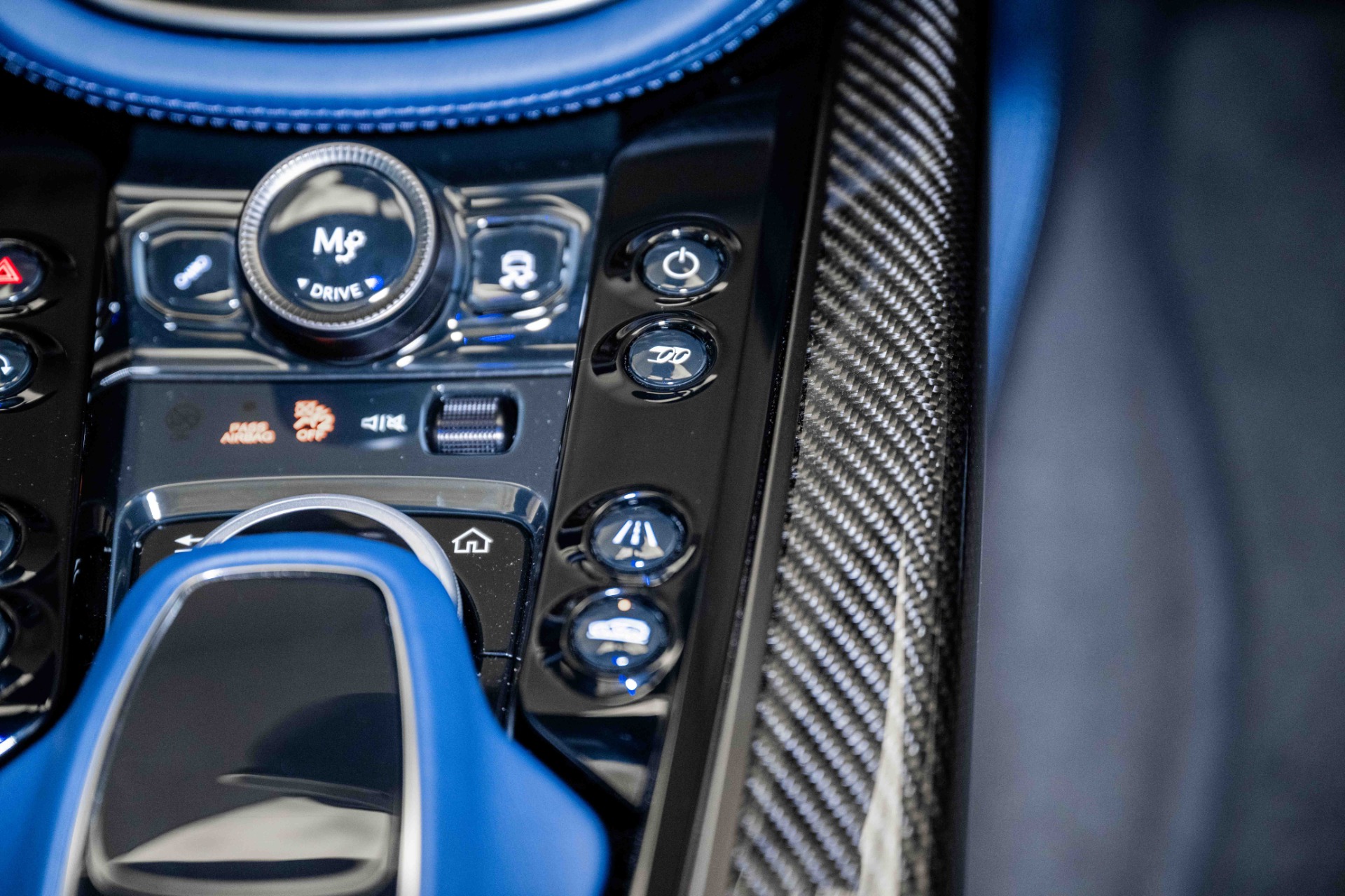2024 Aston Martin DBX DBX707 photo 34
