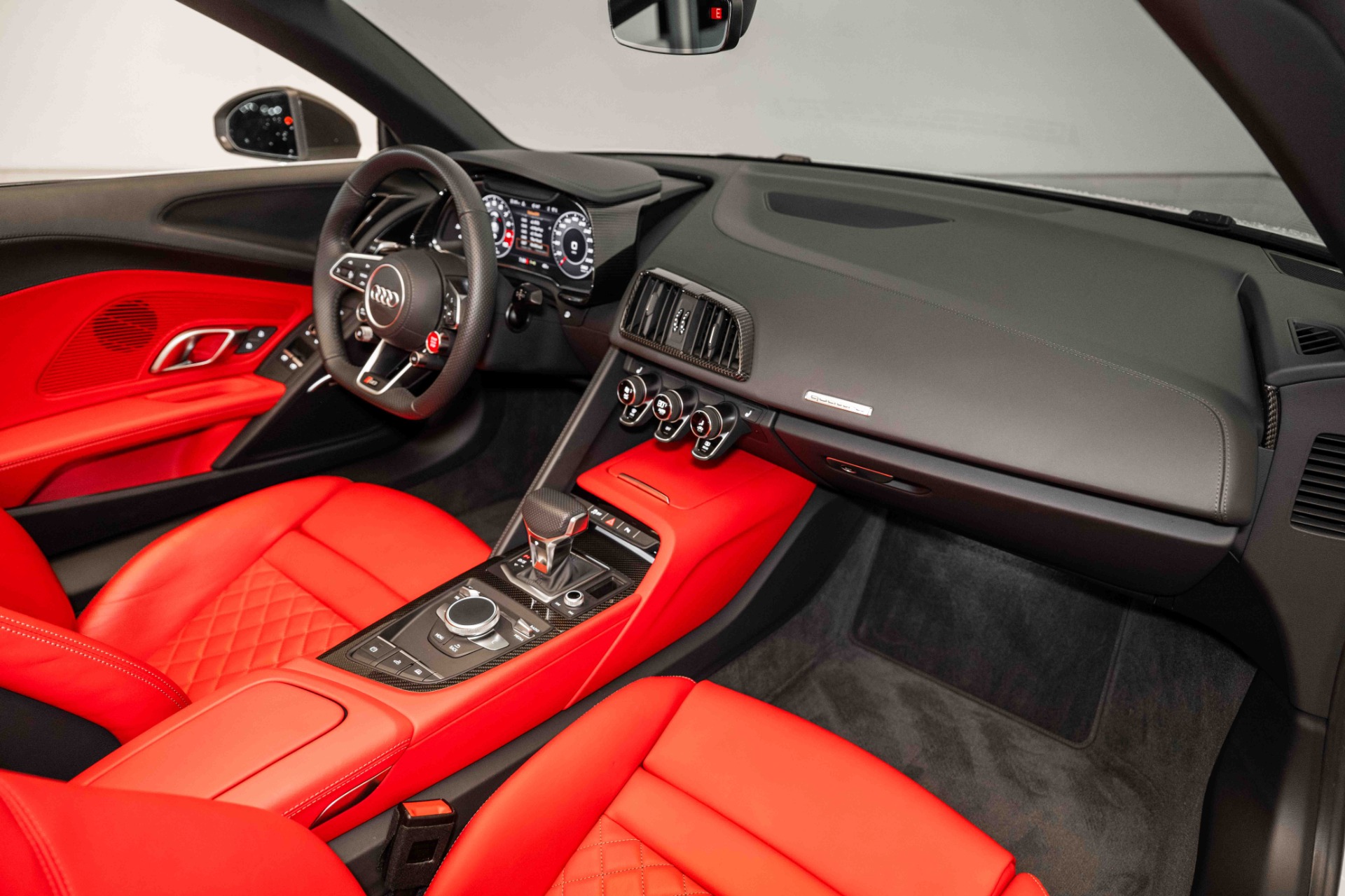 Audi R8 Spyder Interior