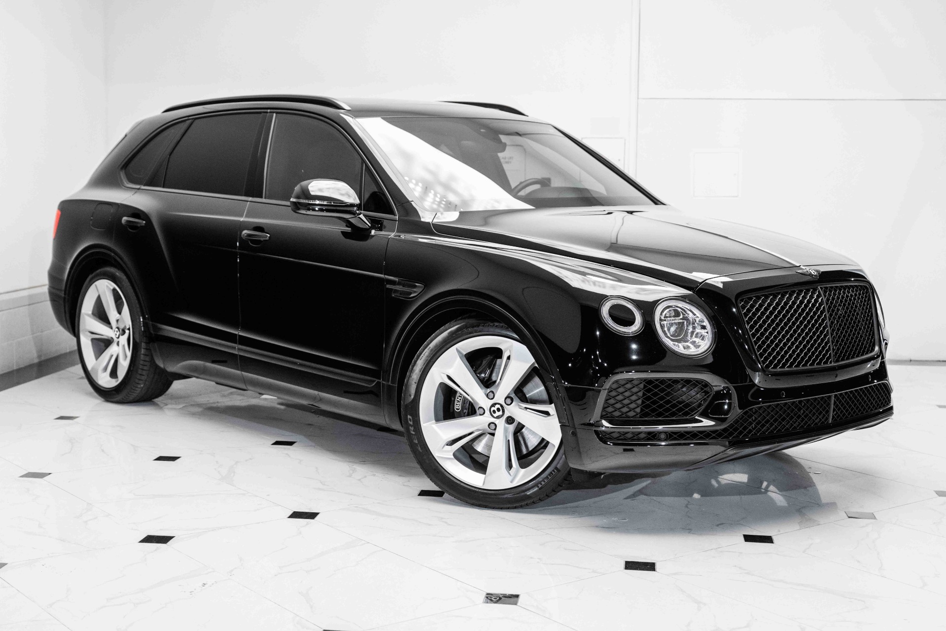 Used-2019-Bentley-Bentayga-V8-