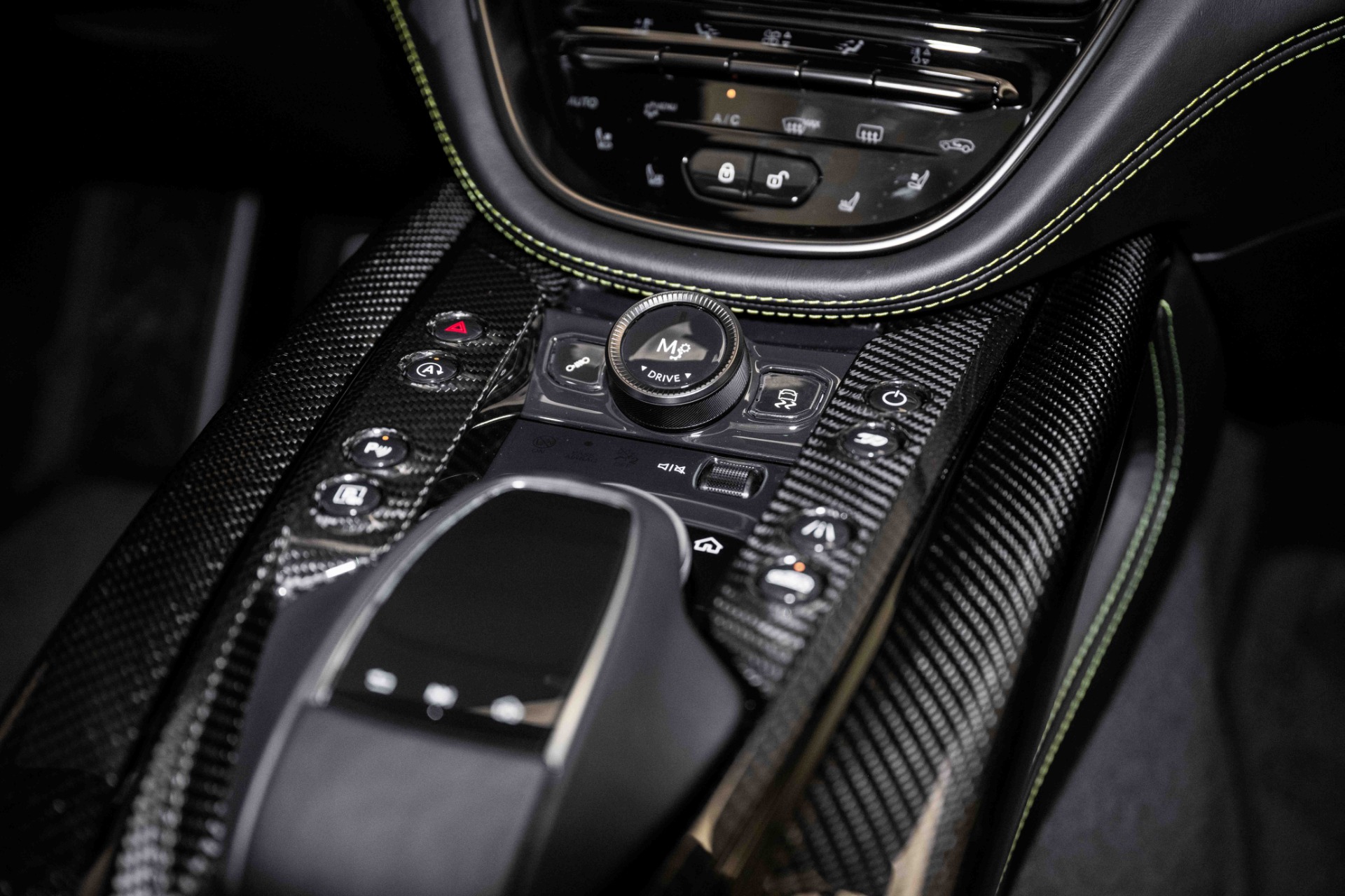 2024 Aston Martin DBX DBX707 photo 34