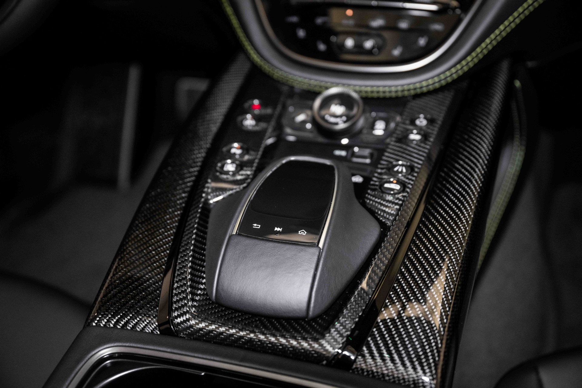 2024 Aston Martin DBX DBX707 photo 36