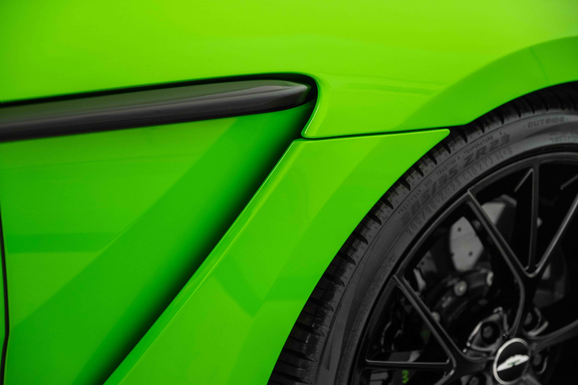 2024 Aston Martin DBX DBX707 photo 8