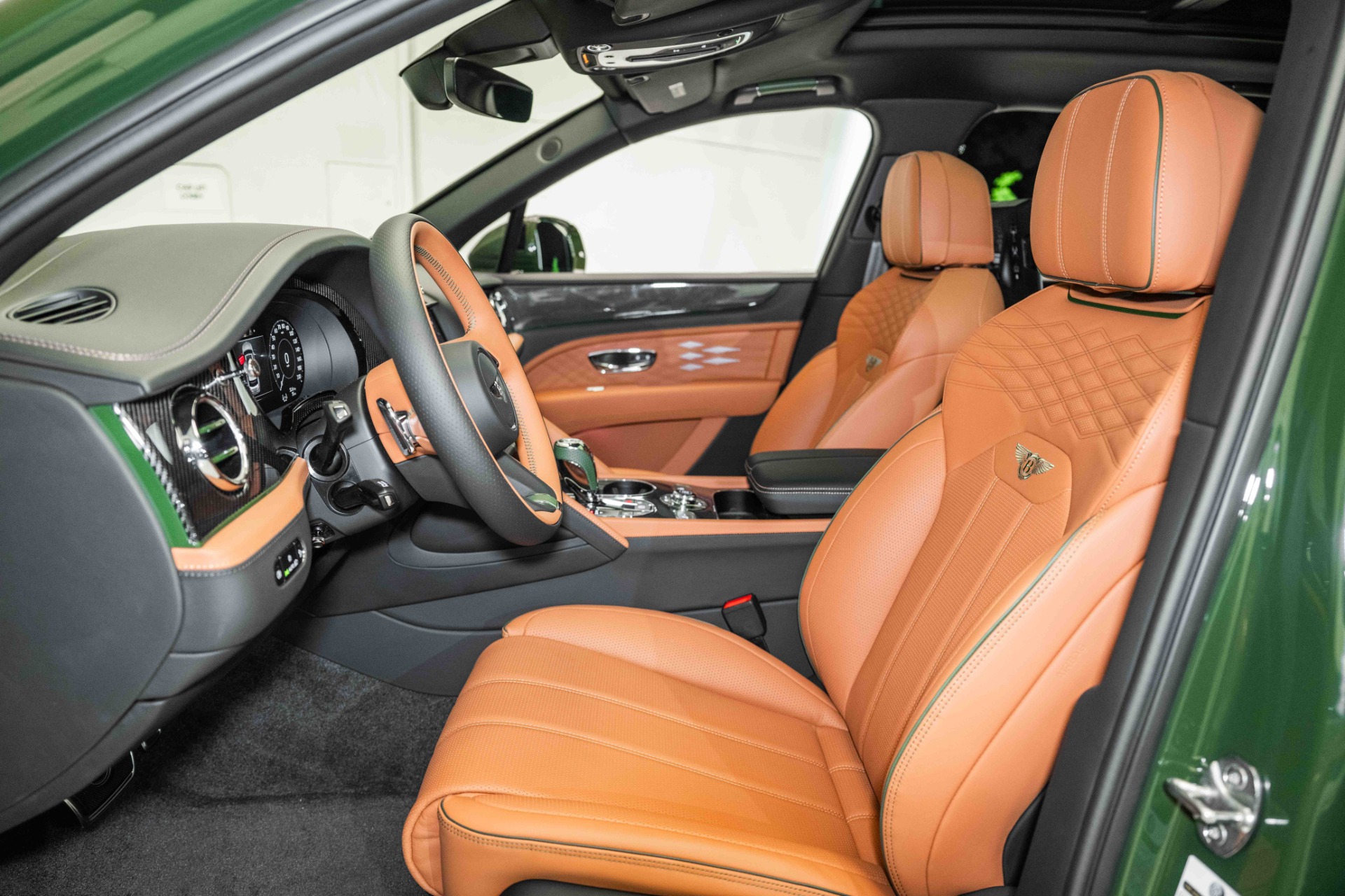 2024 Bentley Bentayga EWB Azure V8 photo 14