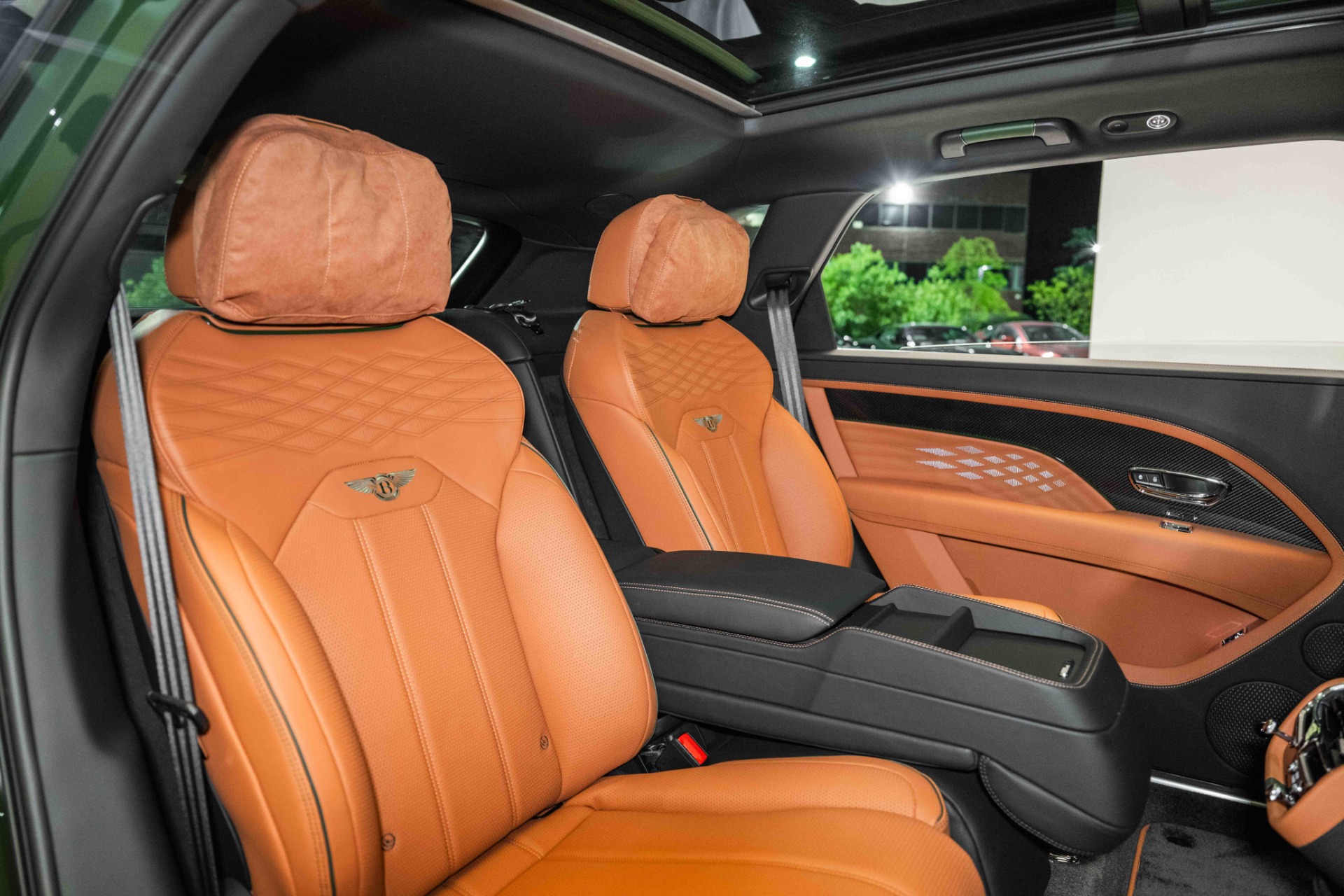 2024 Bentley Bentayga EWB Azure V8 photo 22