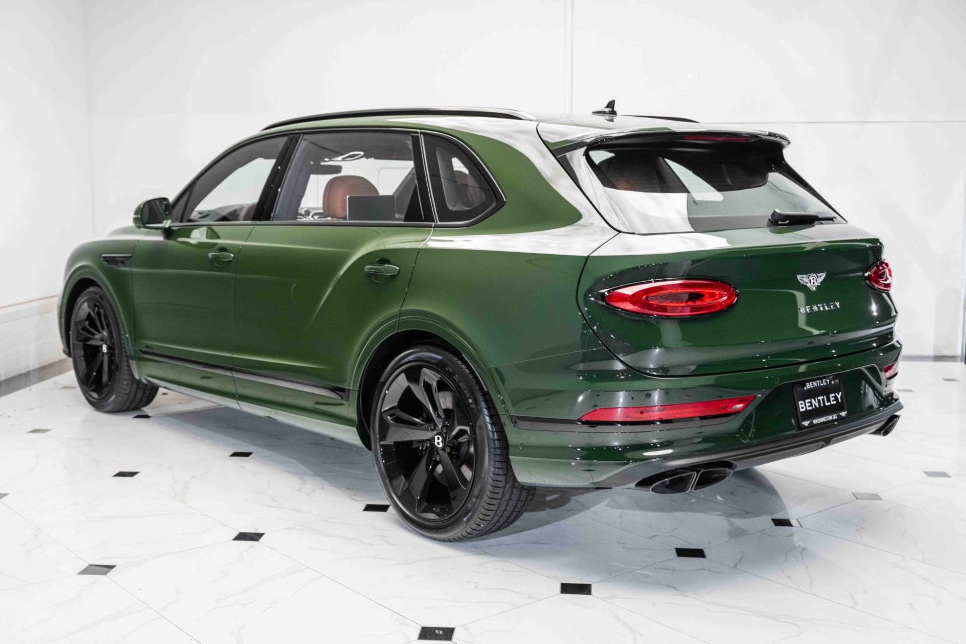 2024 Bentley Bentayga EWB Azure V8 photo 3