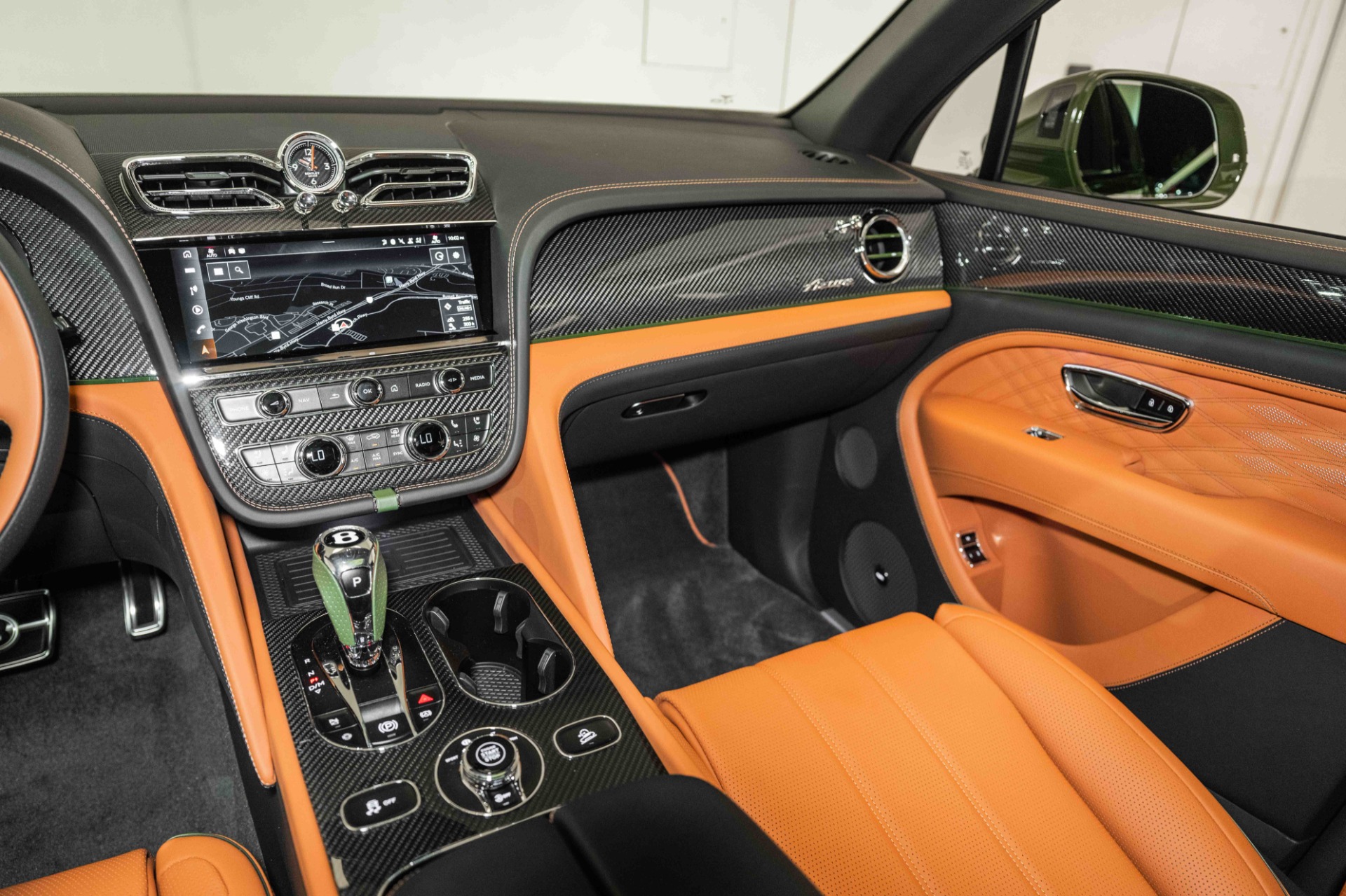 2024 Bentley Bentayga EWB Azure V8 photo 29