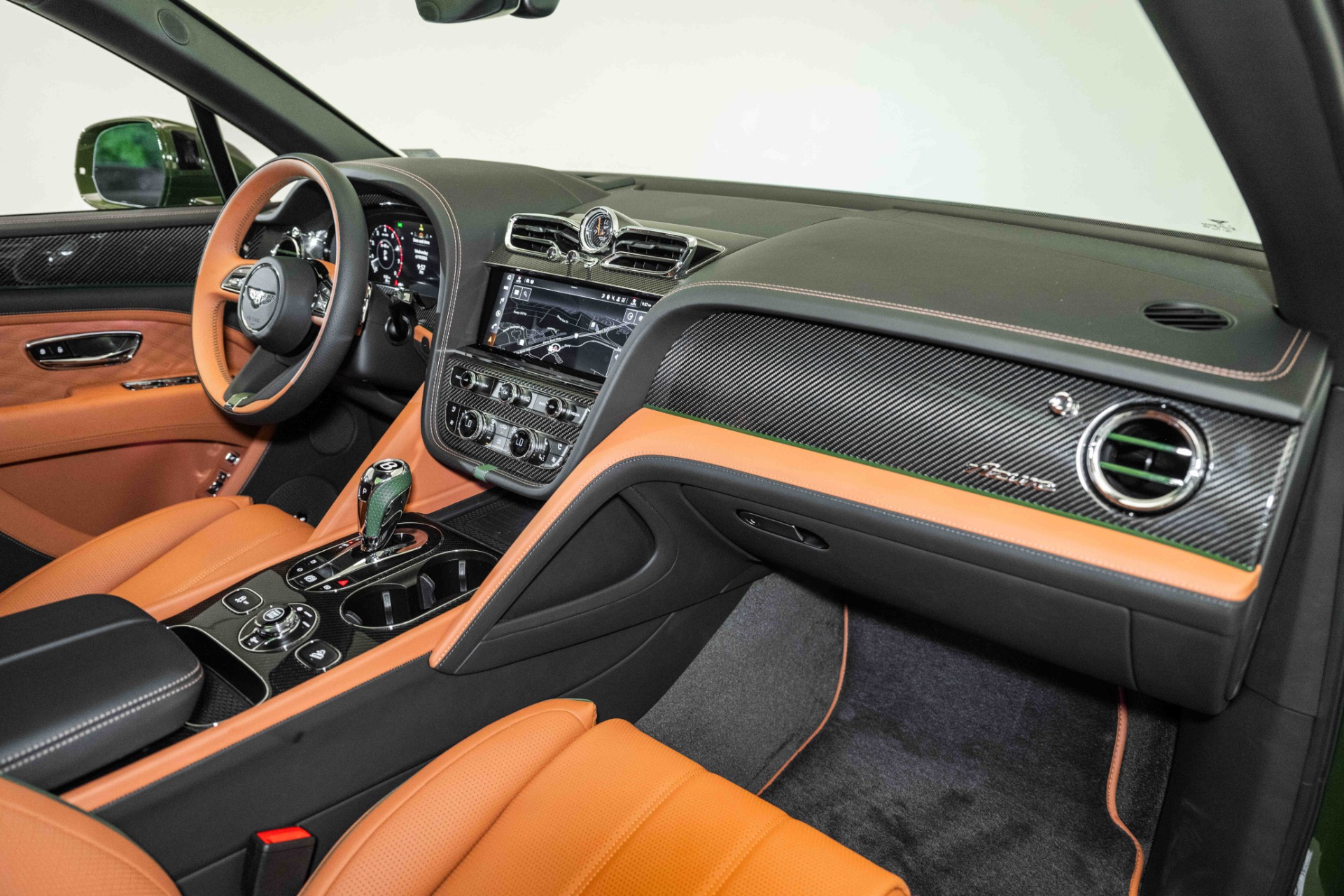 2024 Bentley Bentayga EWB Azure V8 photo 4