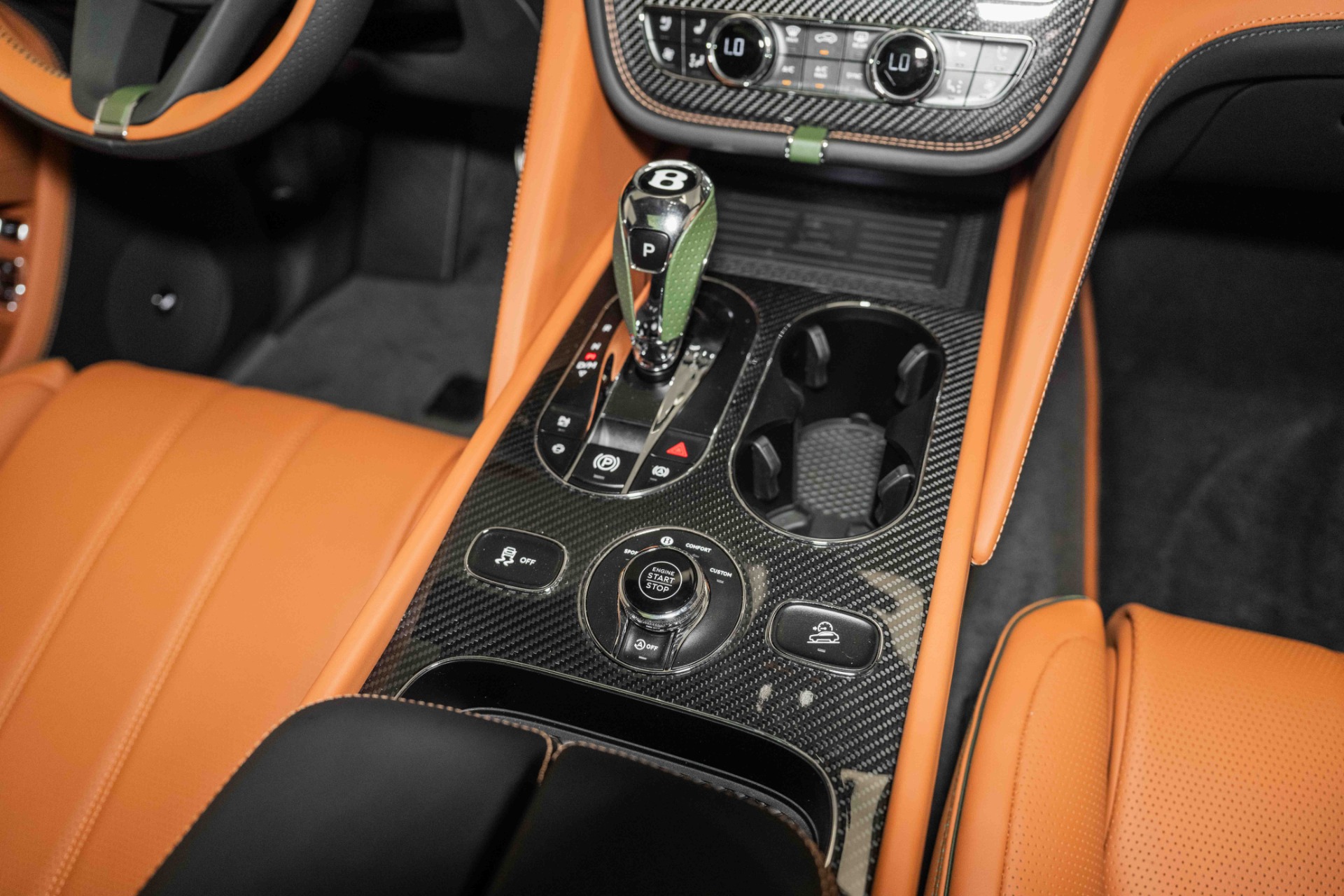 2024 Bentley Bentayga EWB Azure V8 photo 43