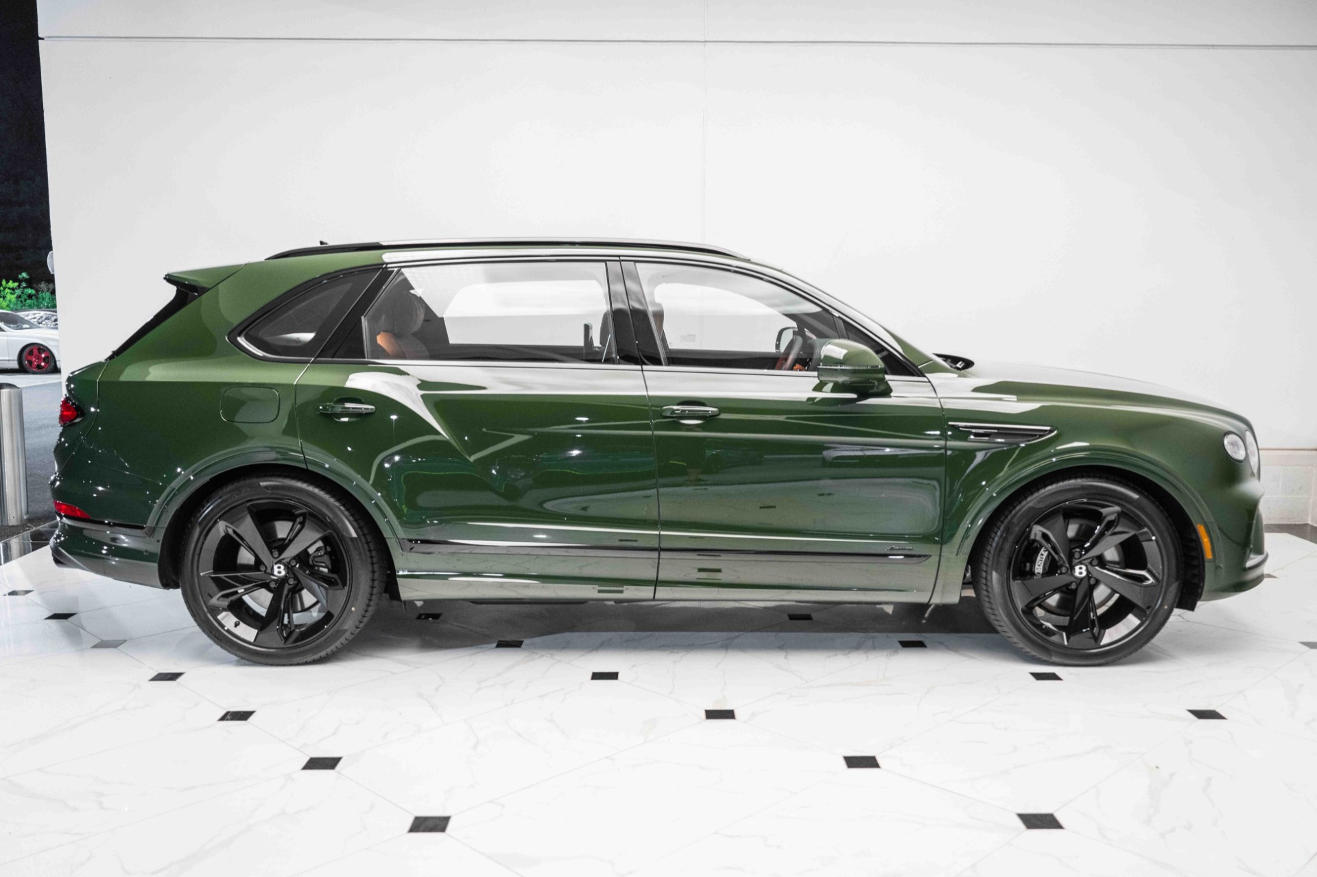 2024 Bentley Bentayga EWB Azure V8 photo 5